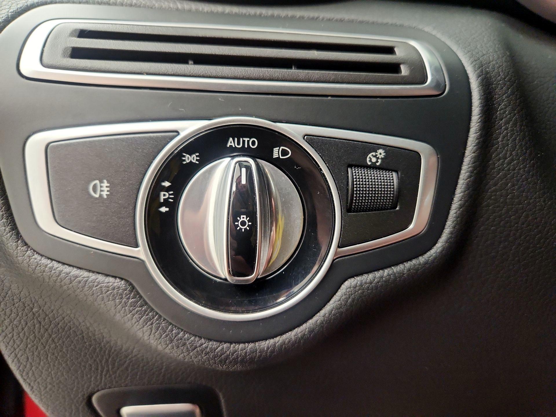 Thumbnail: 2016 Mercedes-Benz C-Class - 13