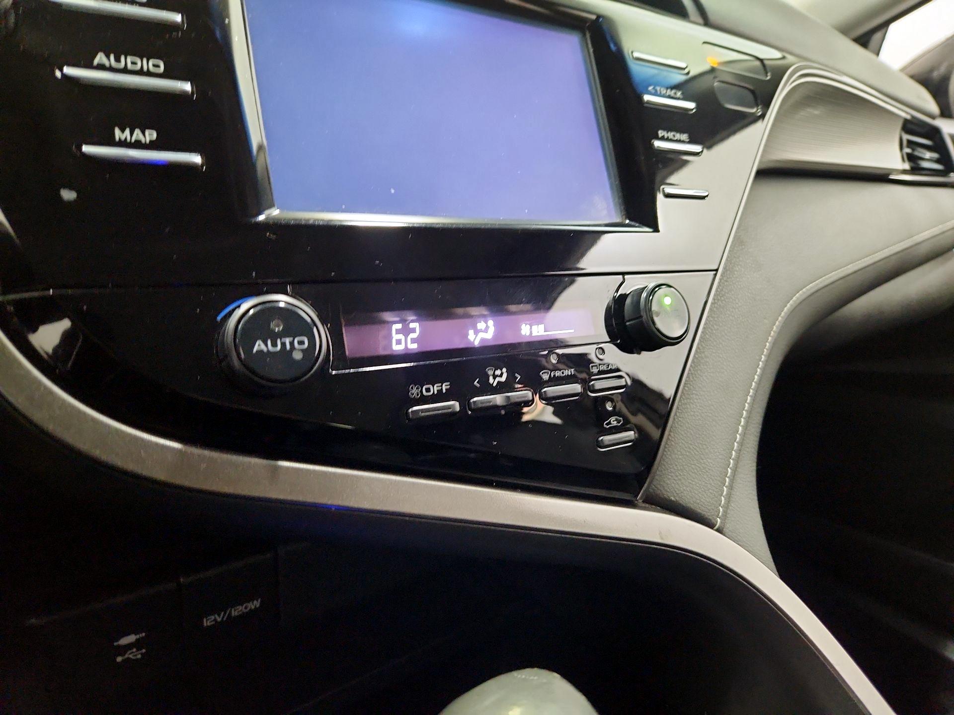 Thumbnail: 2019 Toyota Camry - 16