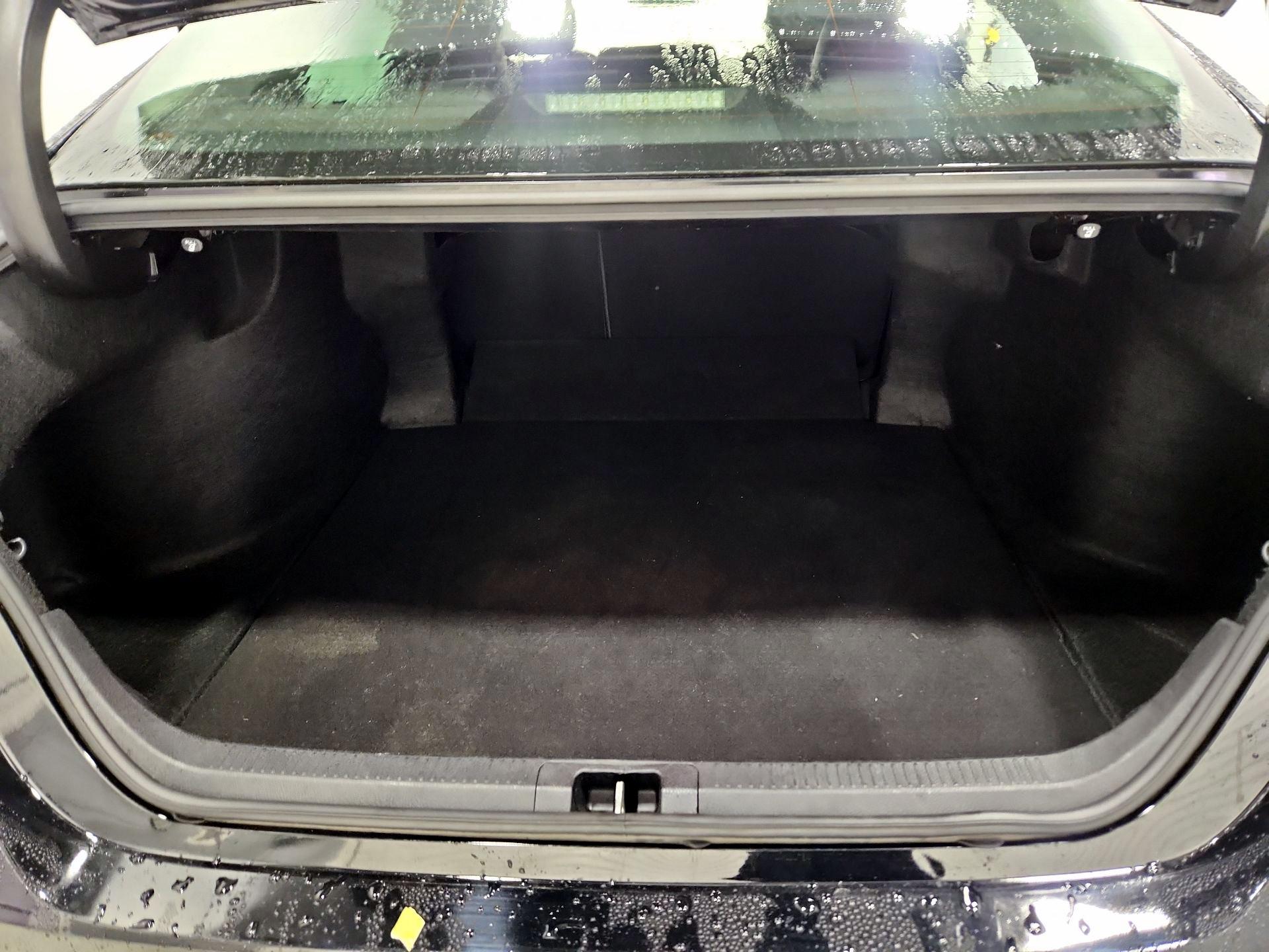 Thumbnail: 2019 Toyota Camry - 20