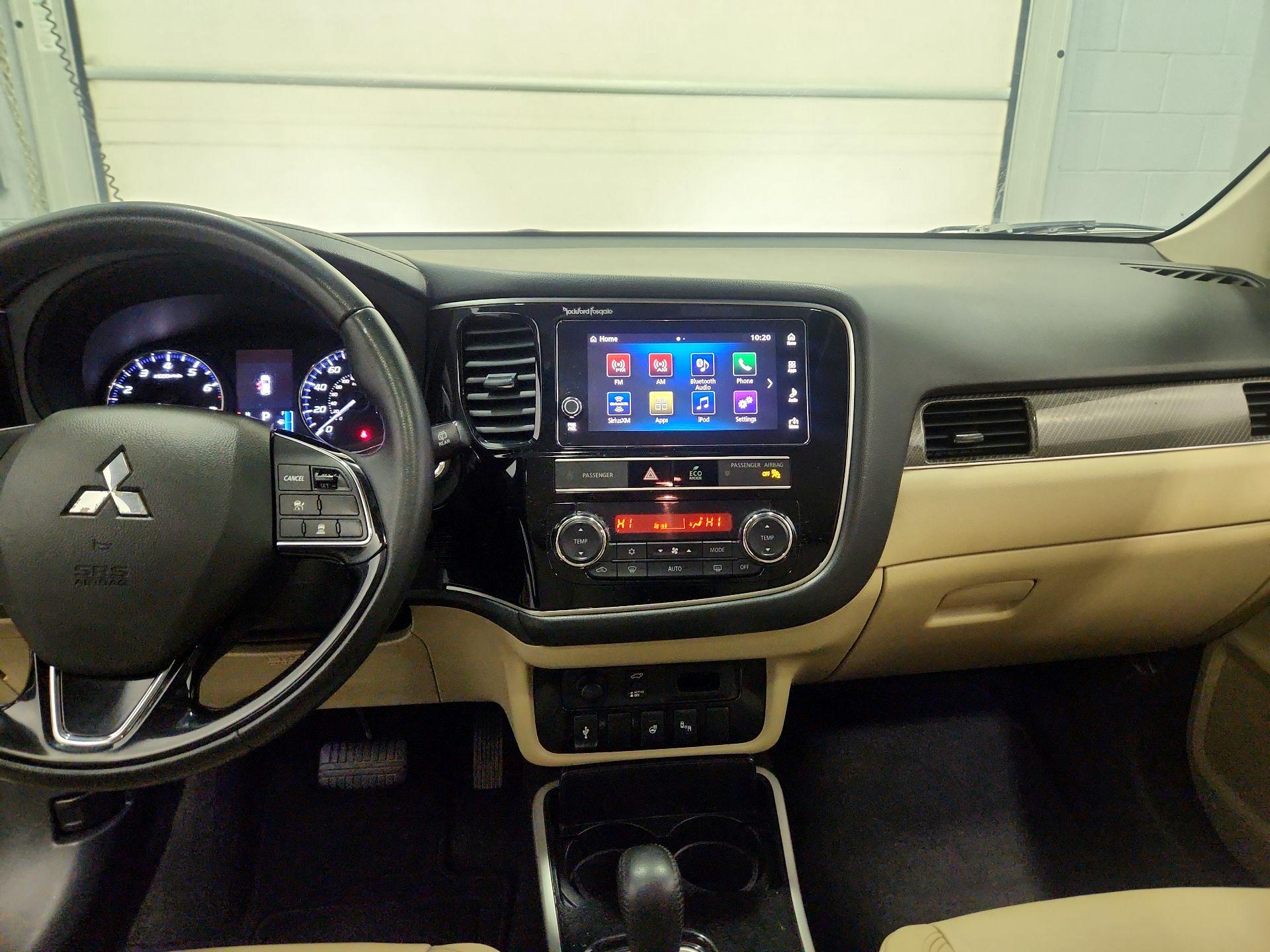 Thumbnail: 2019 Mitsubishi Outlander - 9