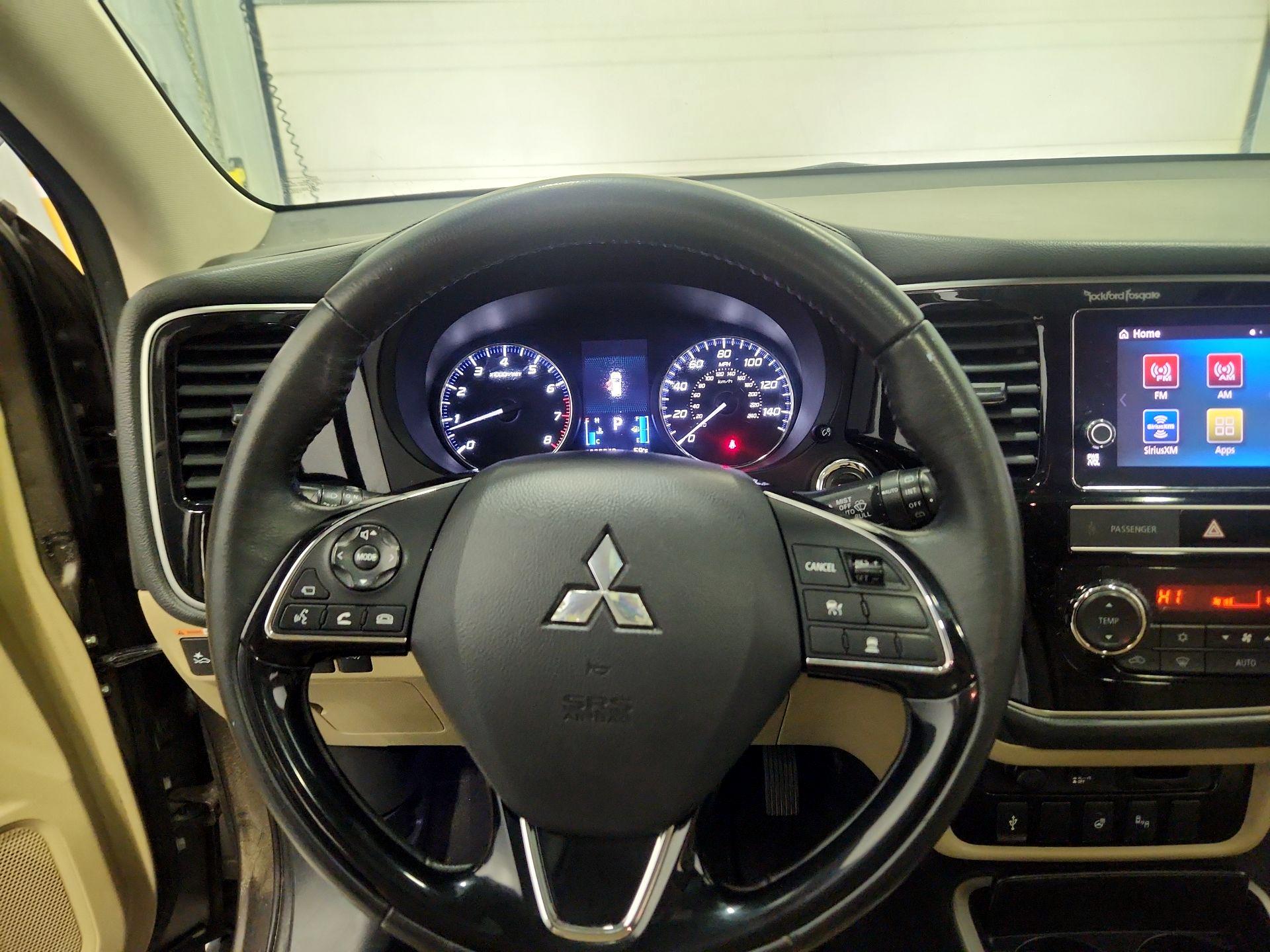 Thumbnail: 2019 Mitsubishi Outlander - 10