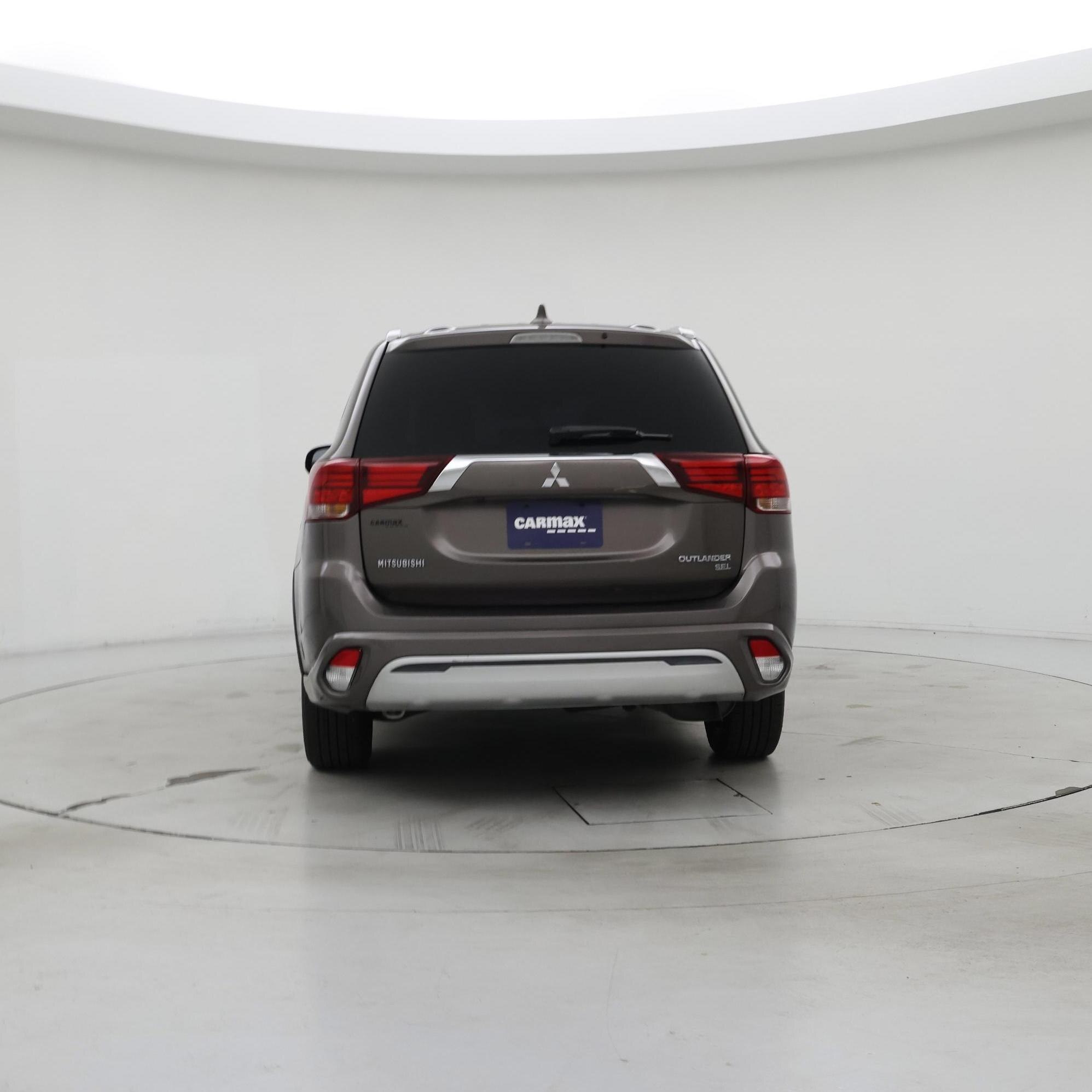 Thumbnail: 2019 Mitsubishi Outlander - 6