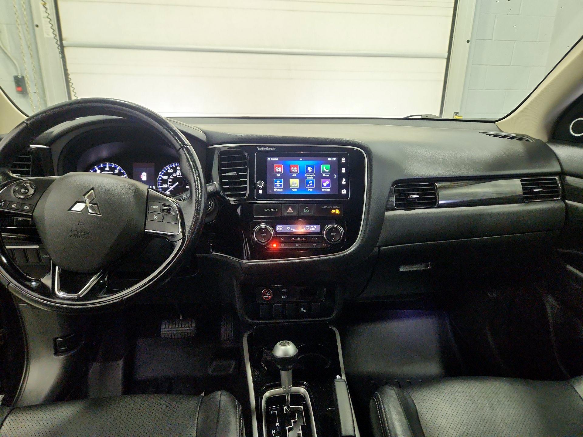Thumbnail: 2017 Mitsubishi Outlander - 9