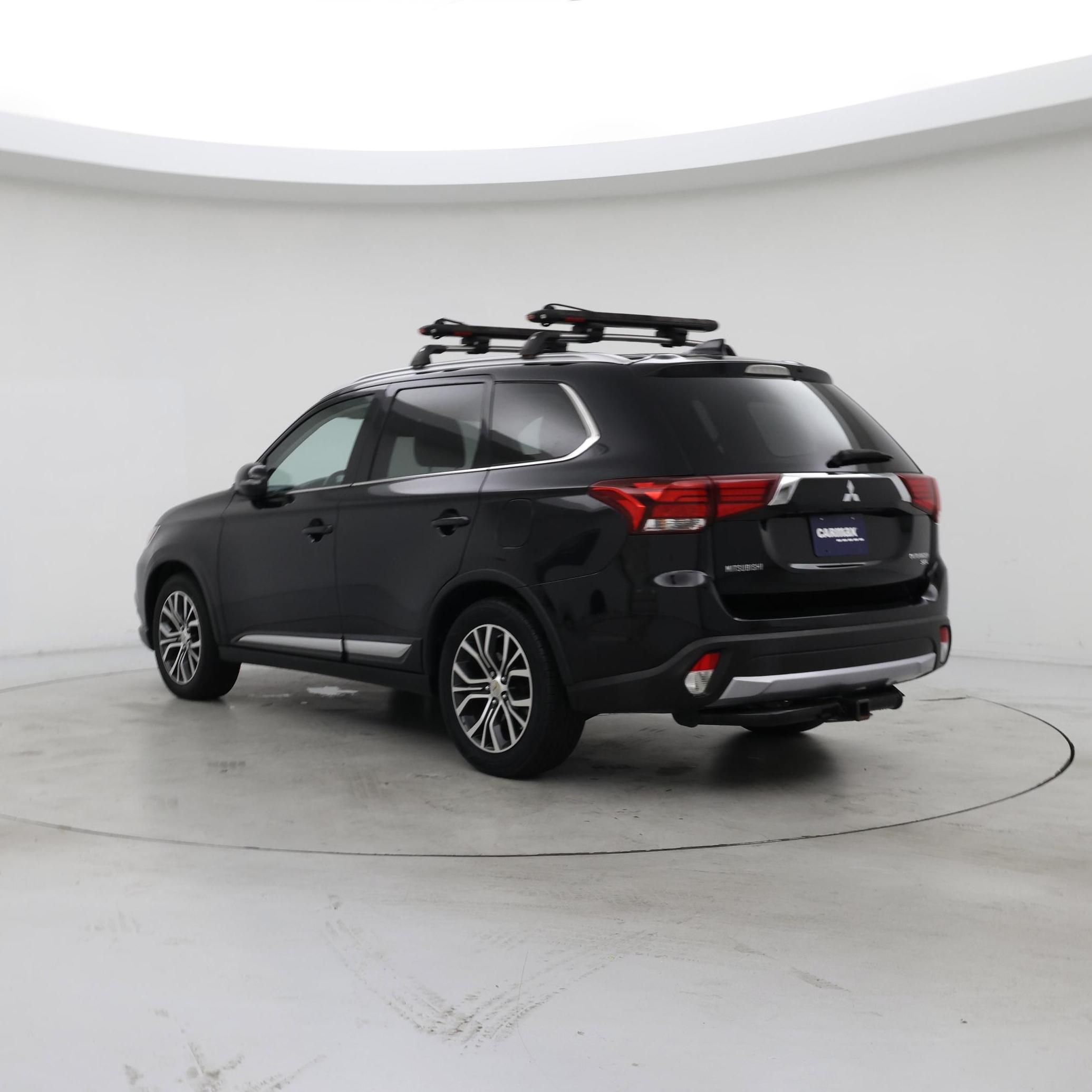 Thumbnail: 2017 Mitsubishi Outlander - 2