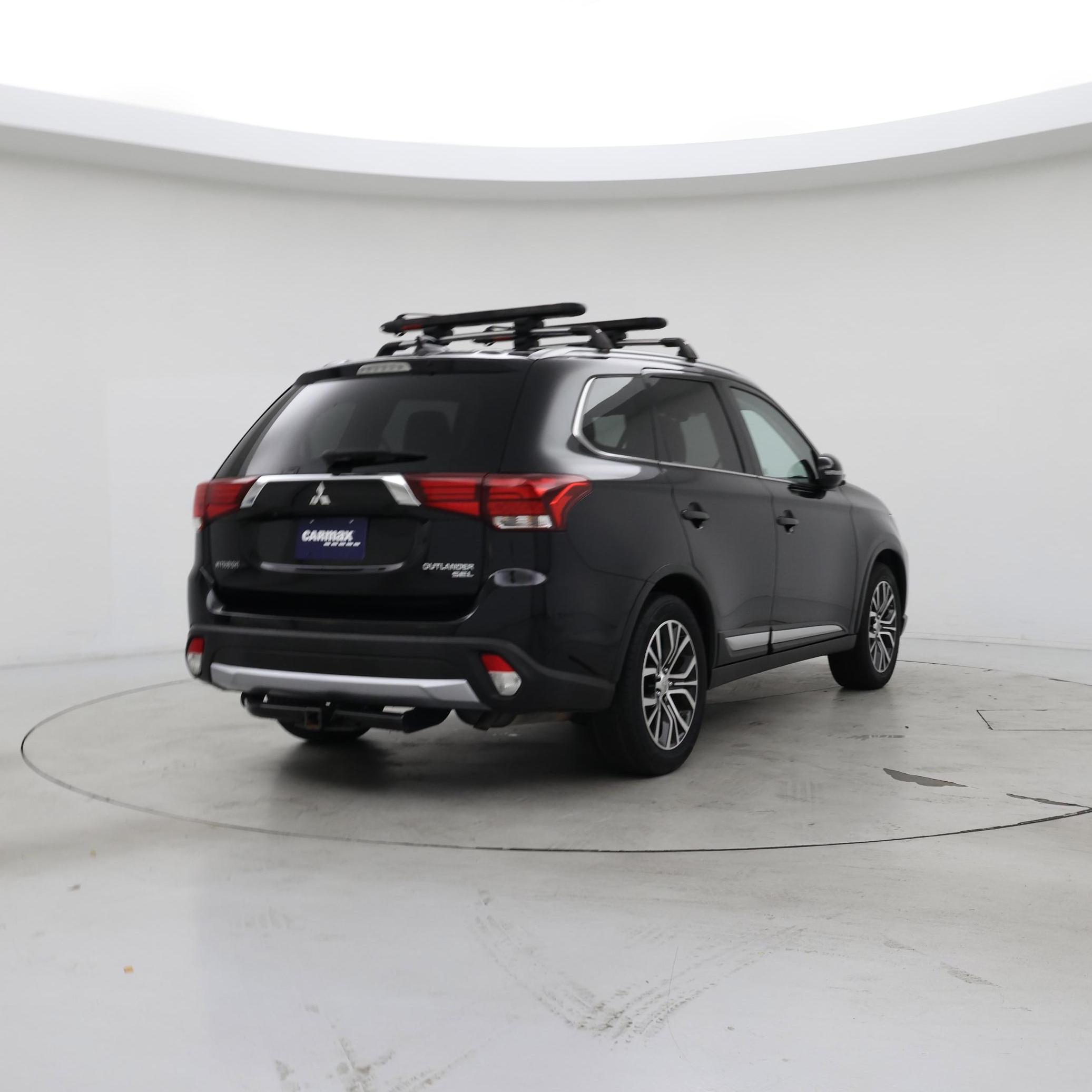 Thumbnail: 2017 Mitsubishi Outlander - 8