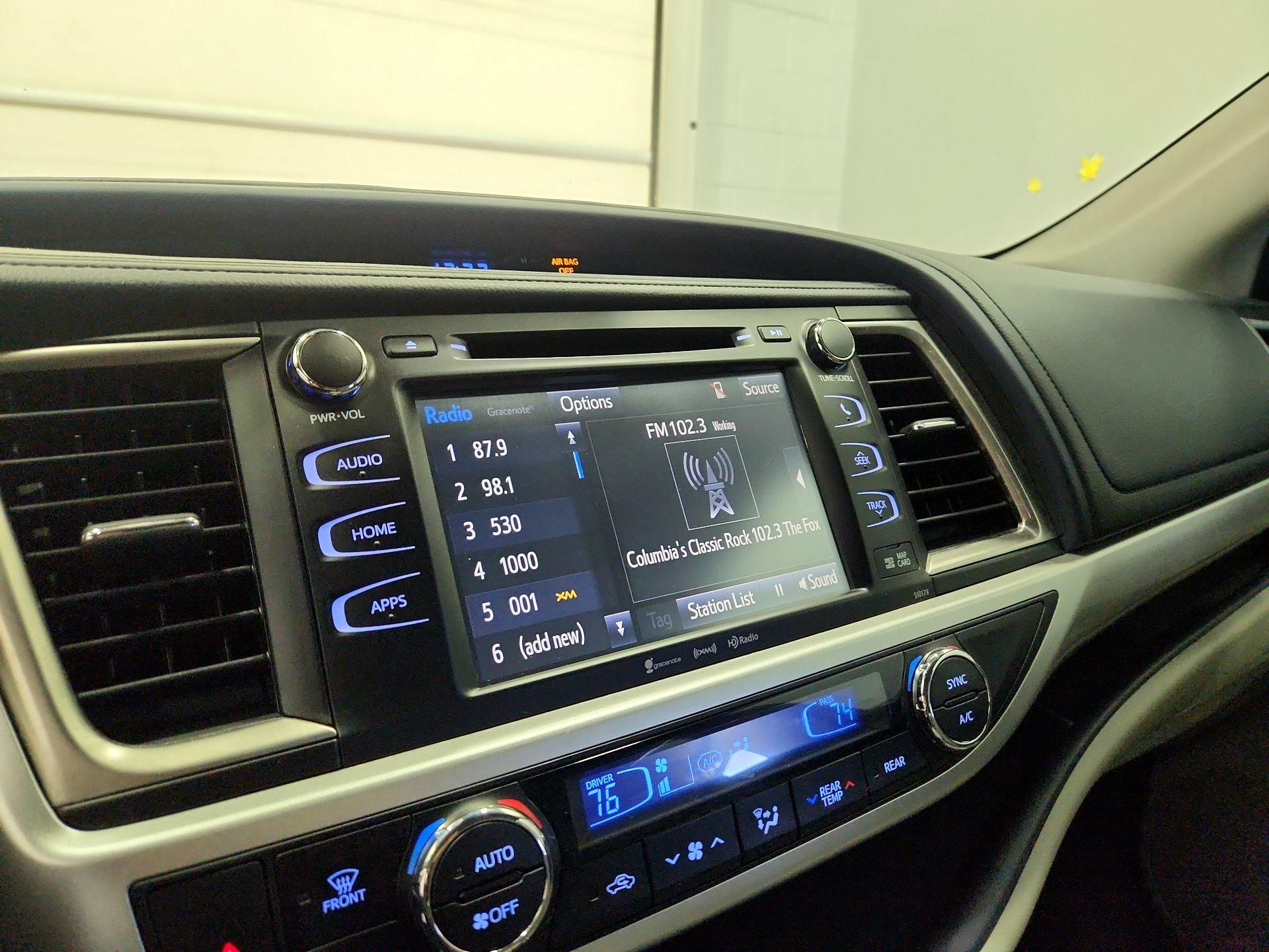 Thumbnail: 2017 Toyota Highlander - 16