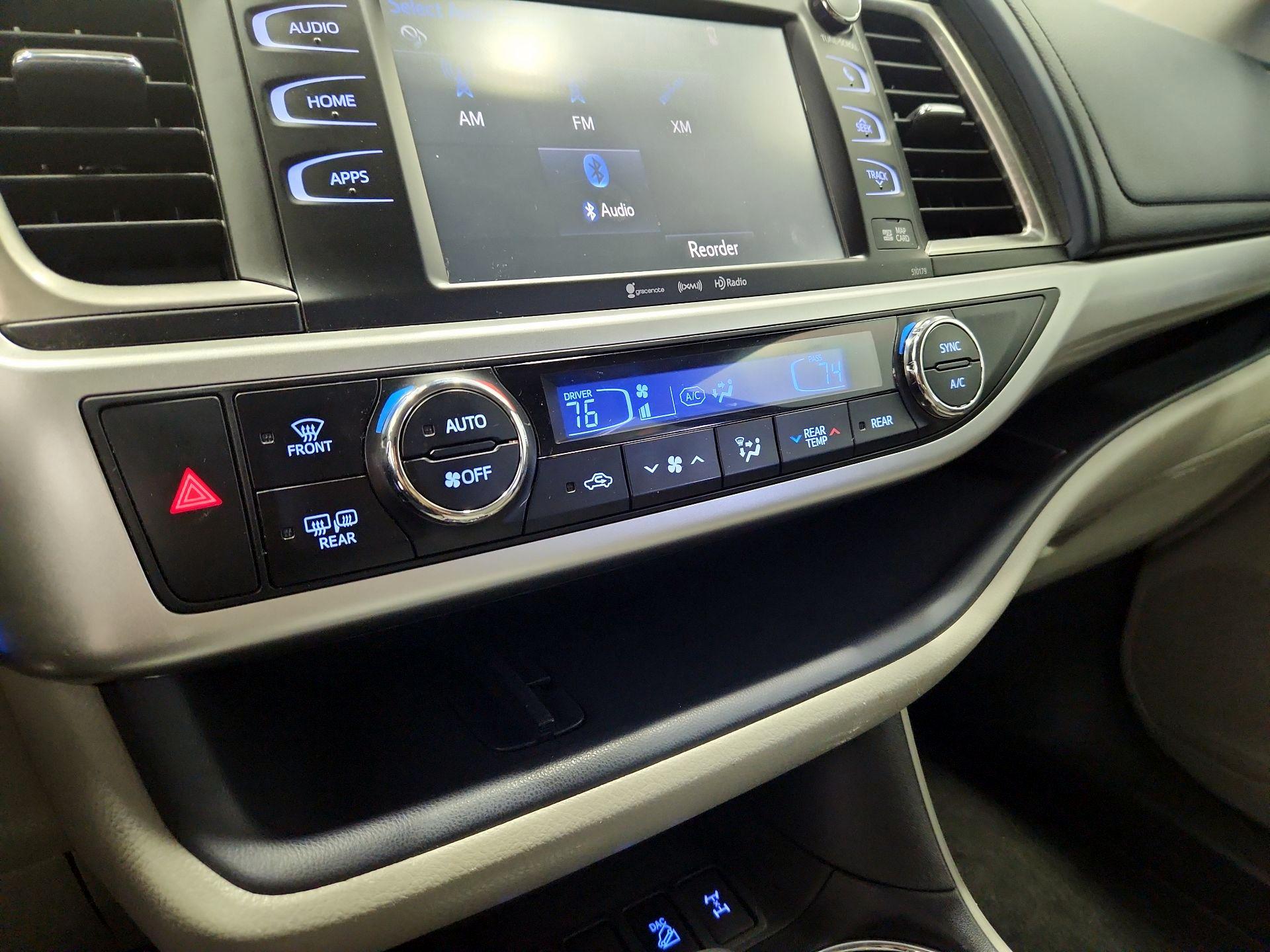 Thumbnail: 2017 Toyota Highlander - 17