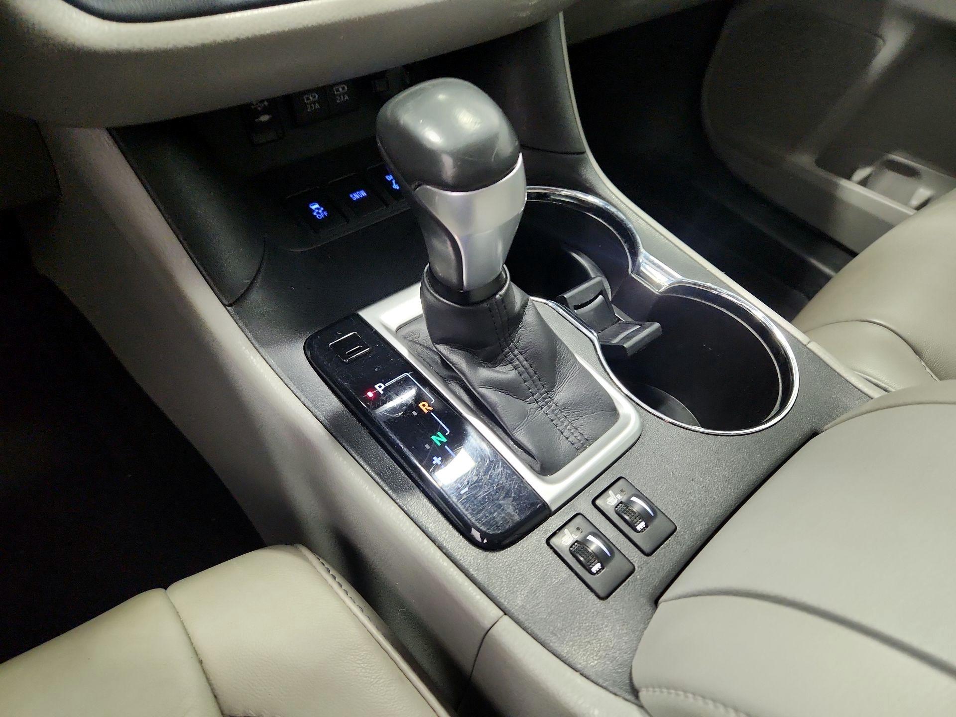 Thumbnail: 2017 Toyota Highlander - 18