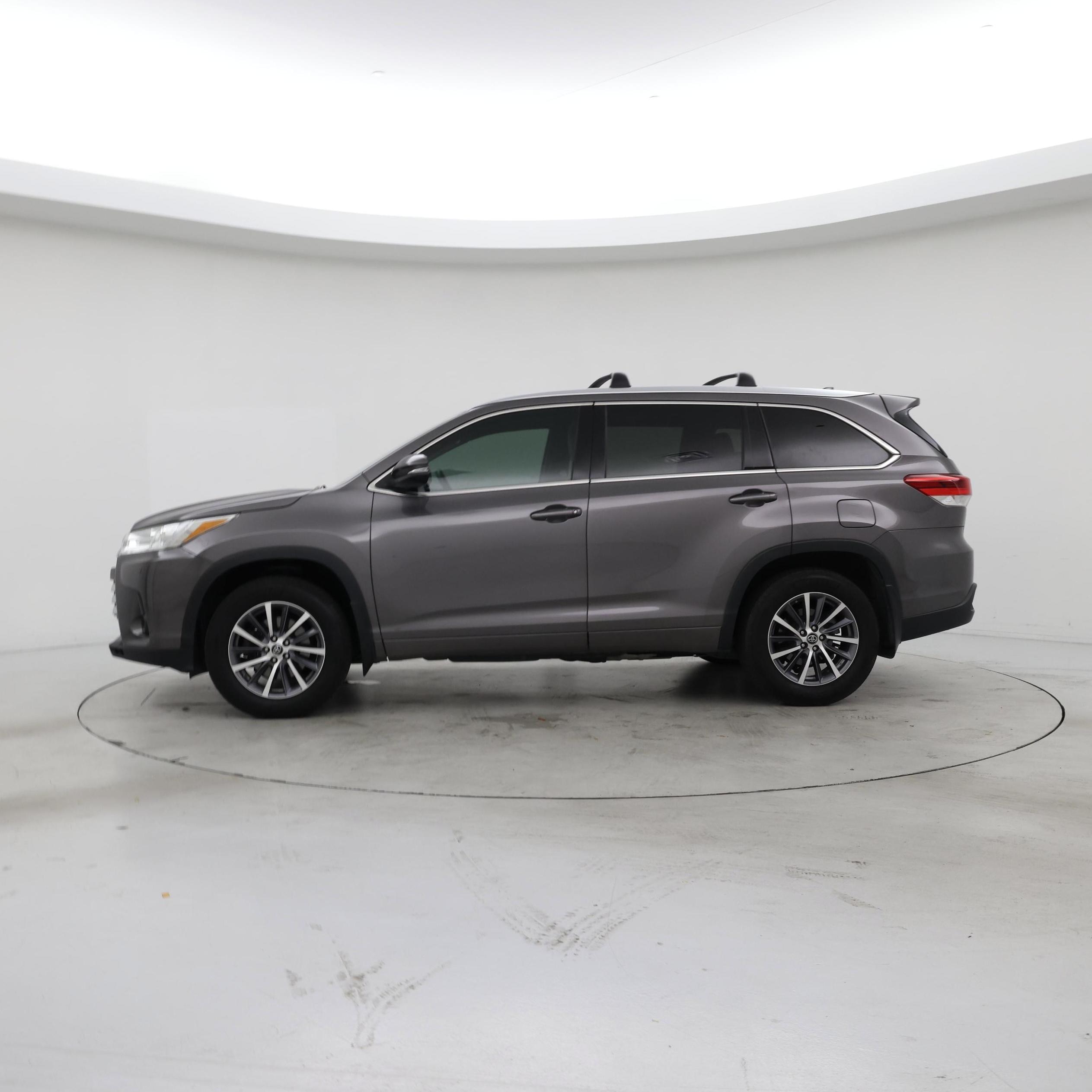 Thumbnail: 2017 Toyota Highlander - 3