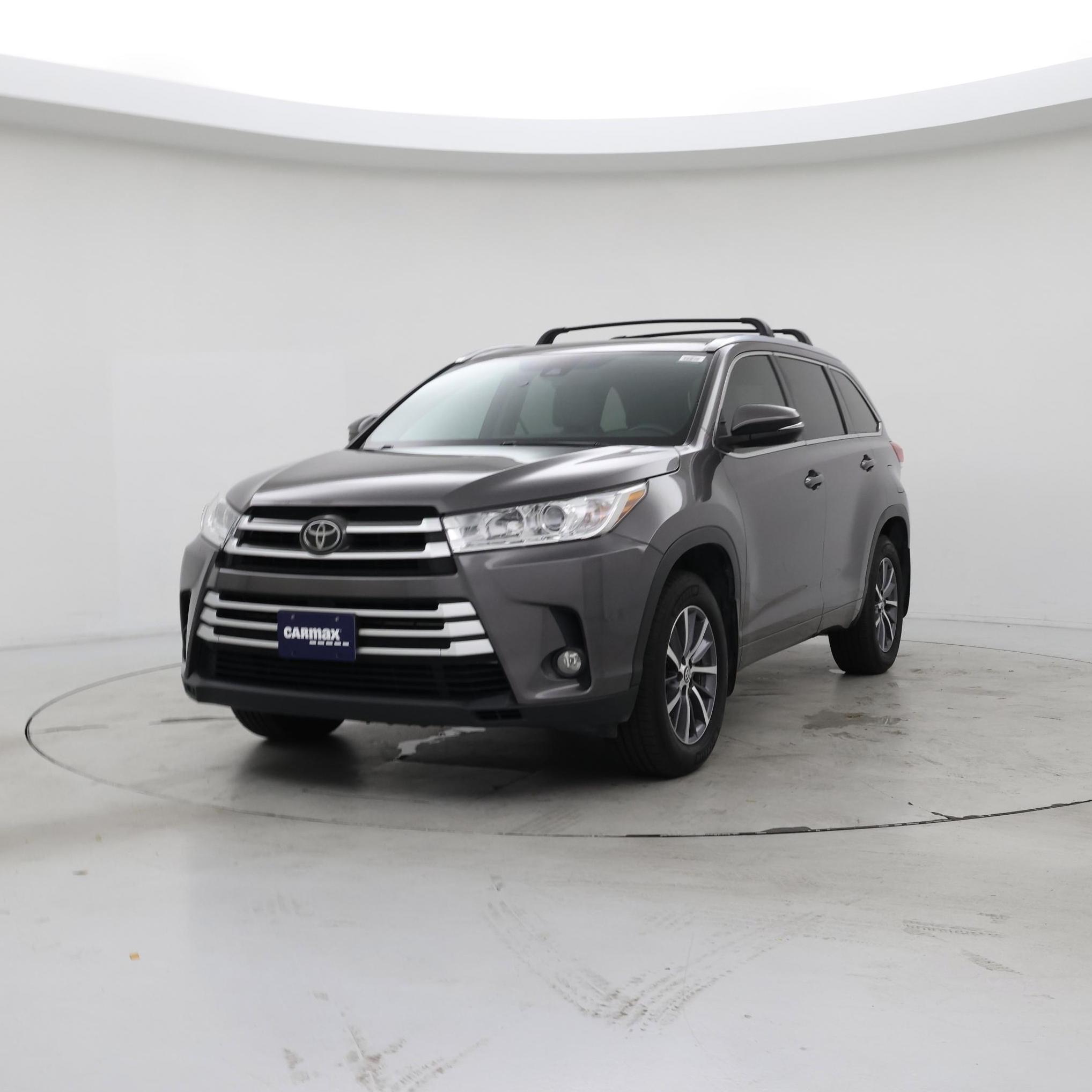 Thumbnail: 2017 Toyota Highlander - 4