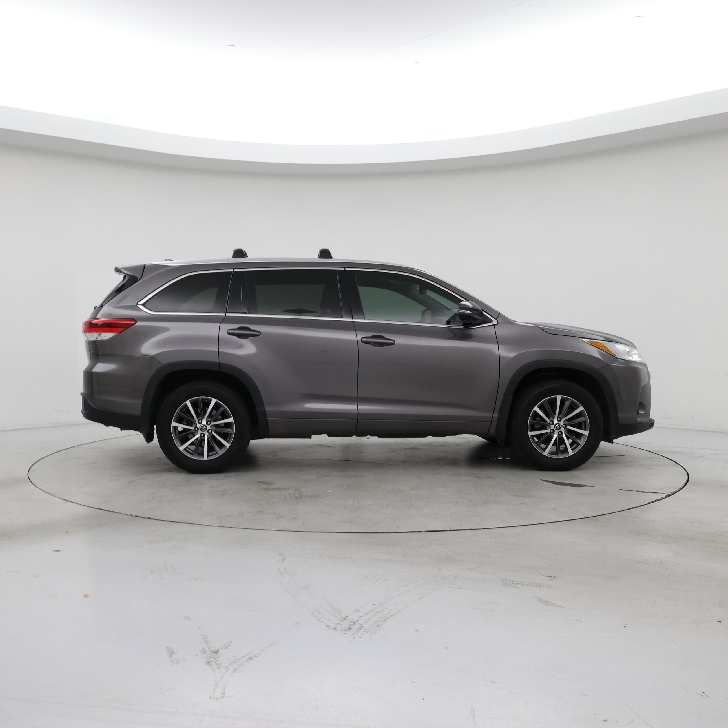 Thumbnail: 2017 Toyota Highlander - 7