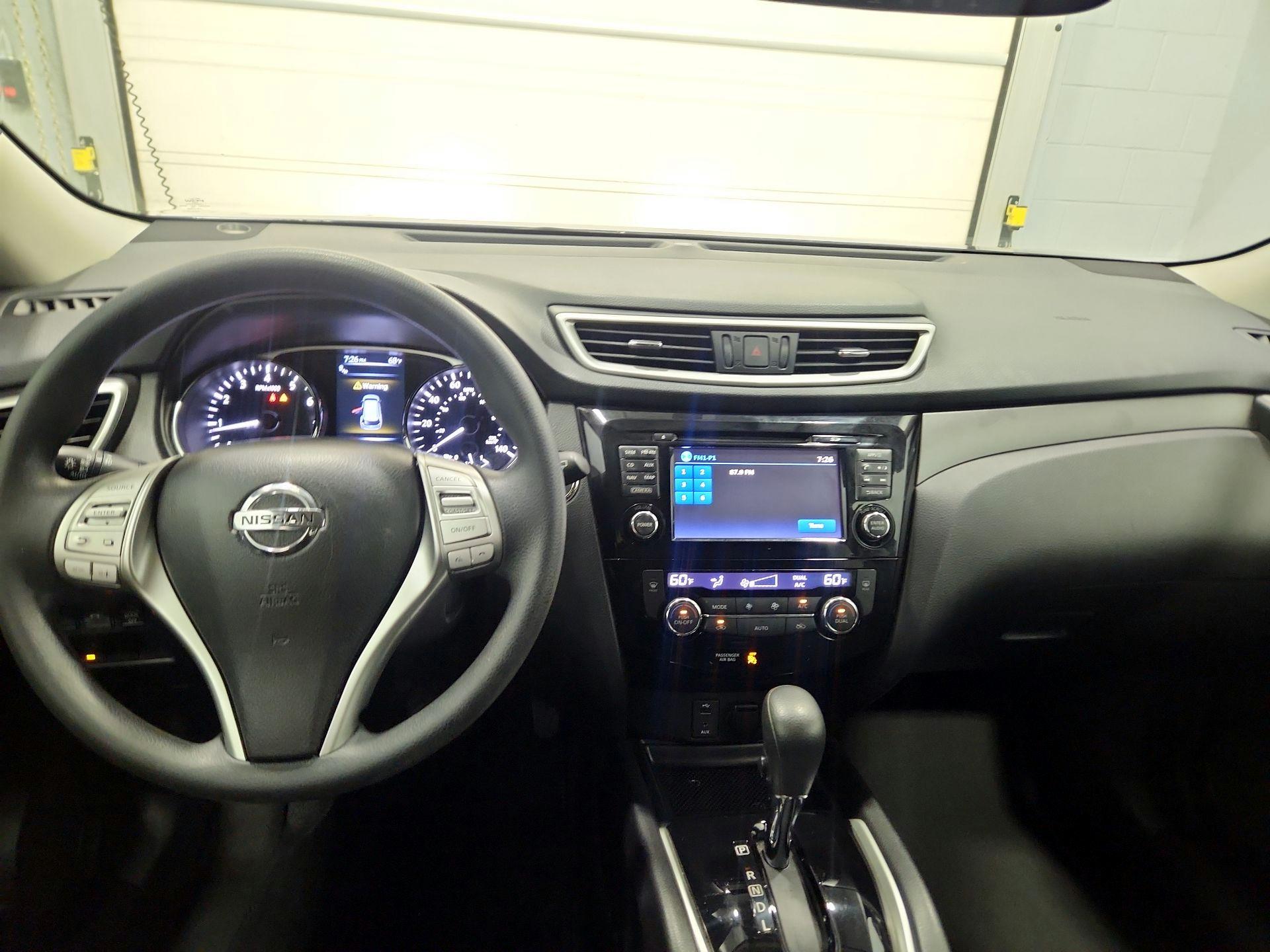 Thumbnail: 2015 Nissan Rogue - 9