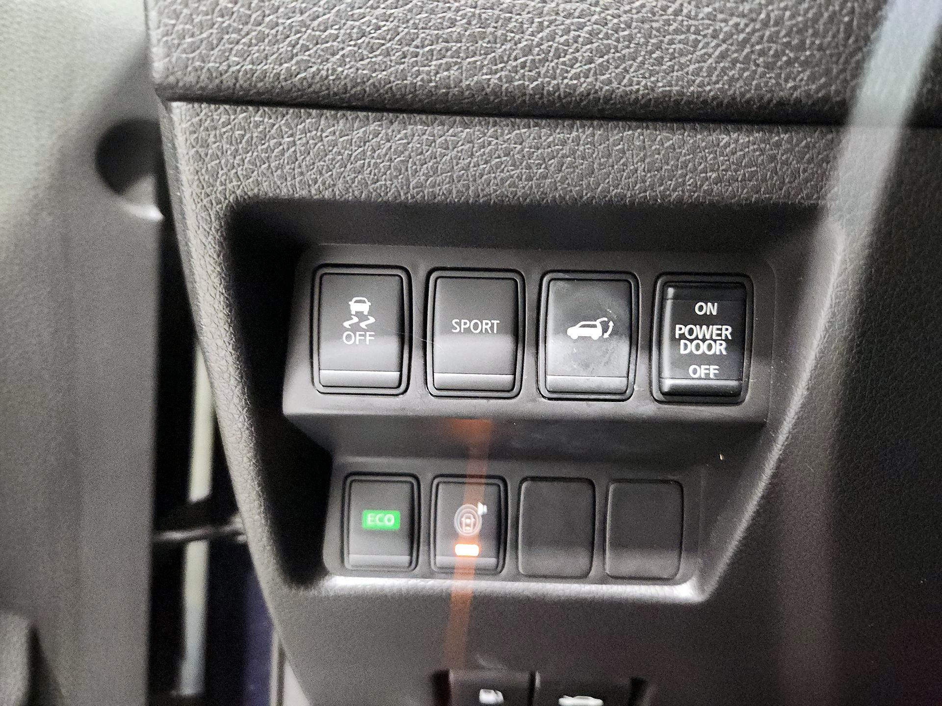 Thumbnail: 2015 Nissan Rogue - 13