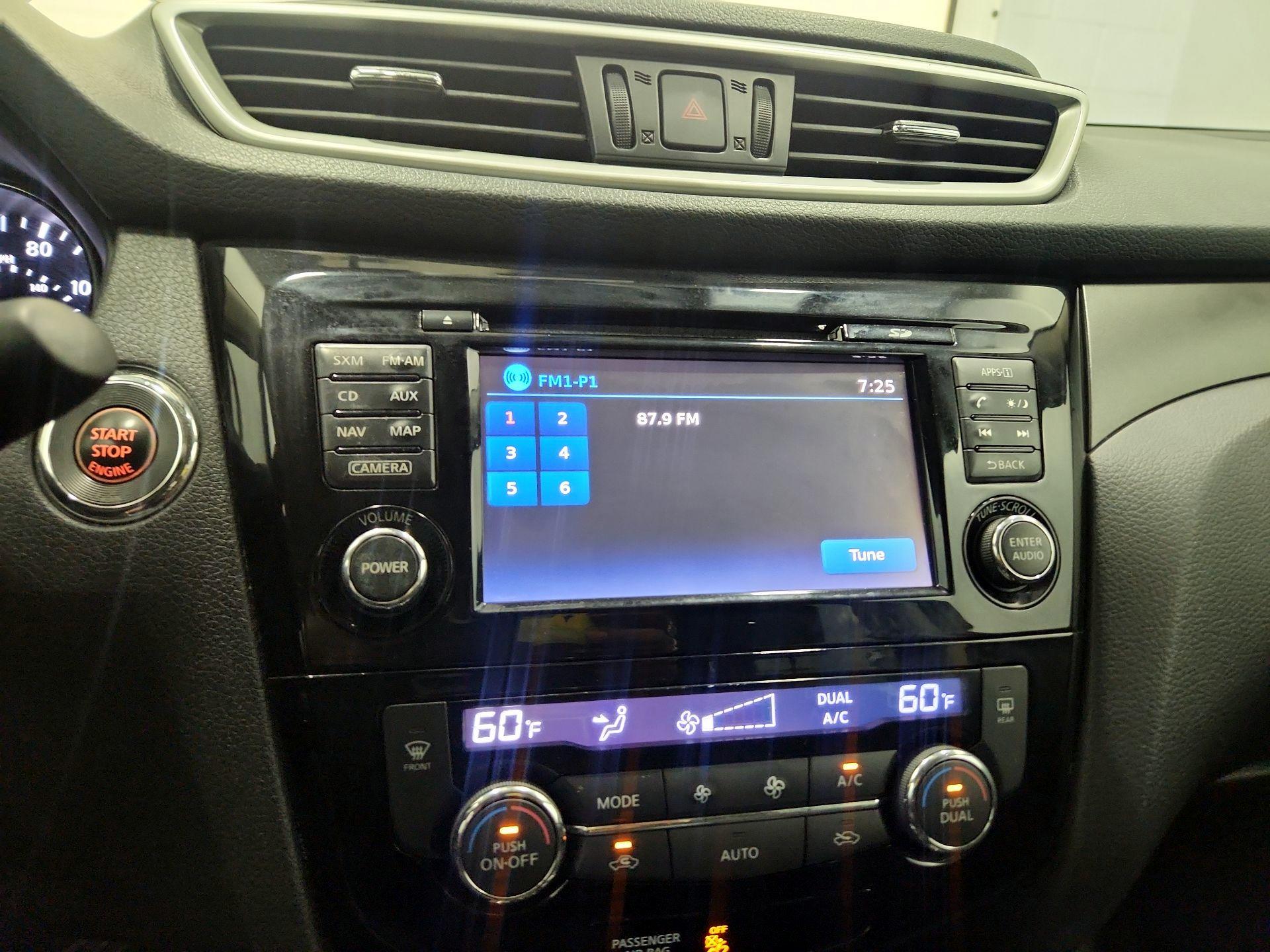 Thumbnail: 2015 Nissan Rogue - 15