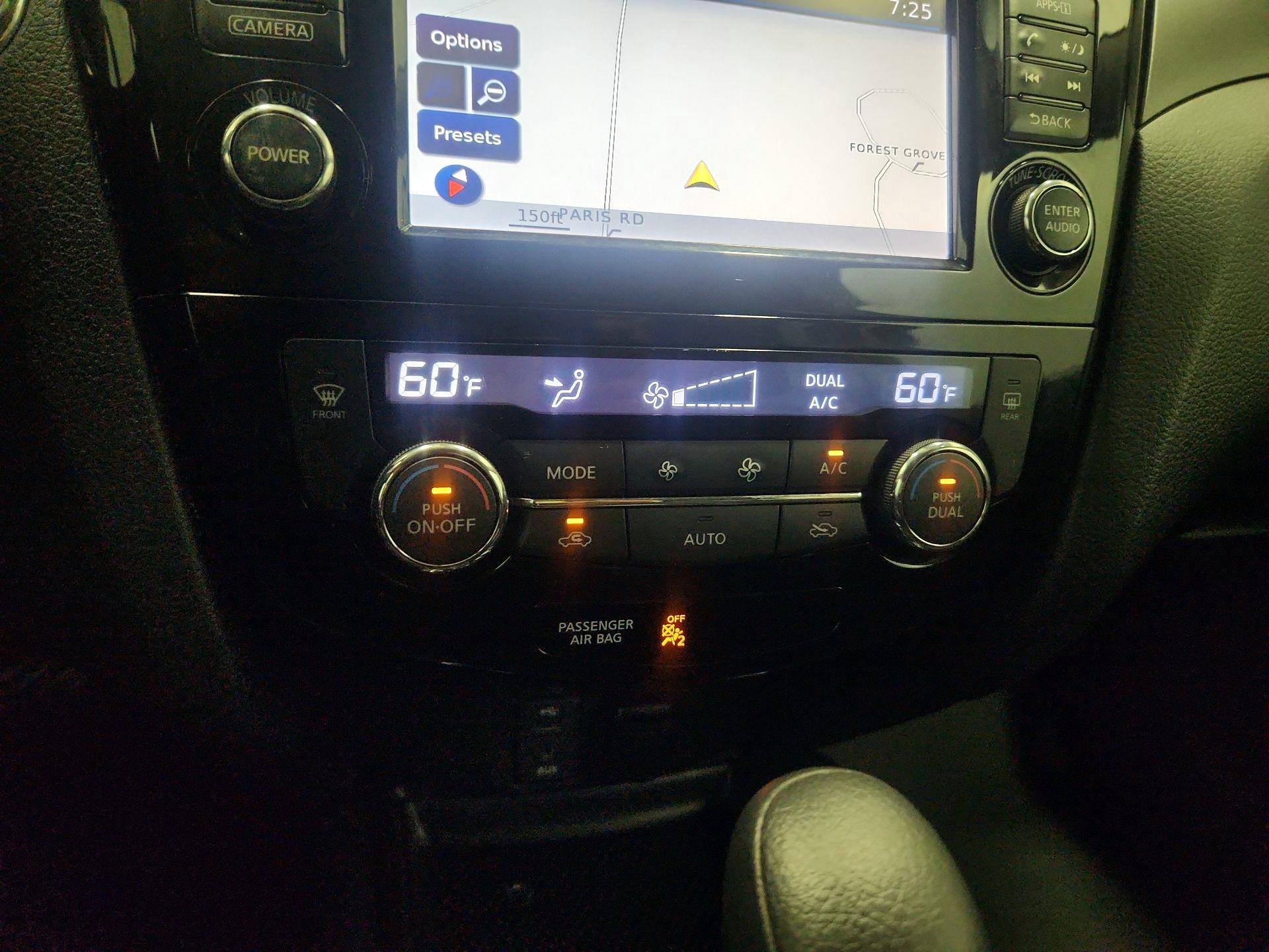 Thumbnail: 2015 Nissan Rogue - 16