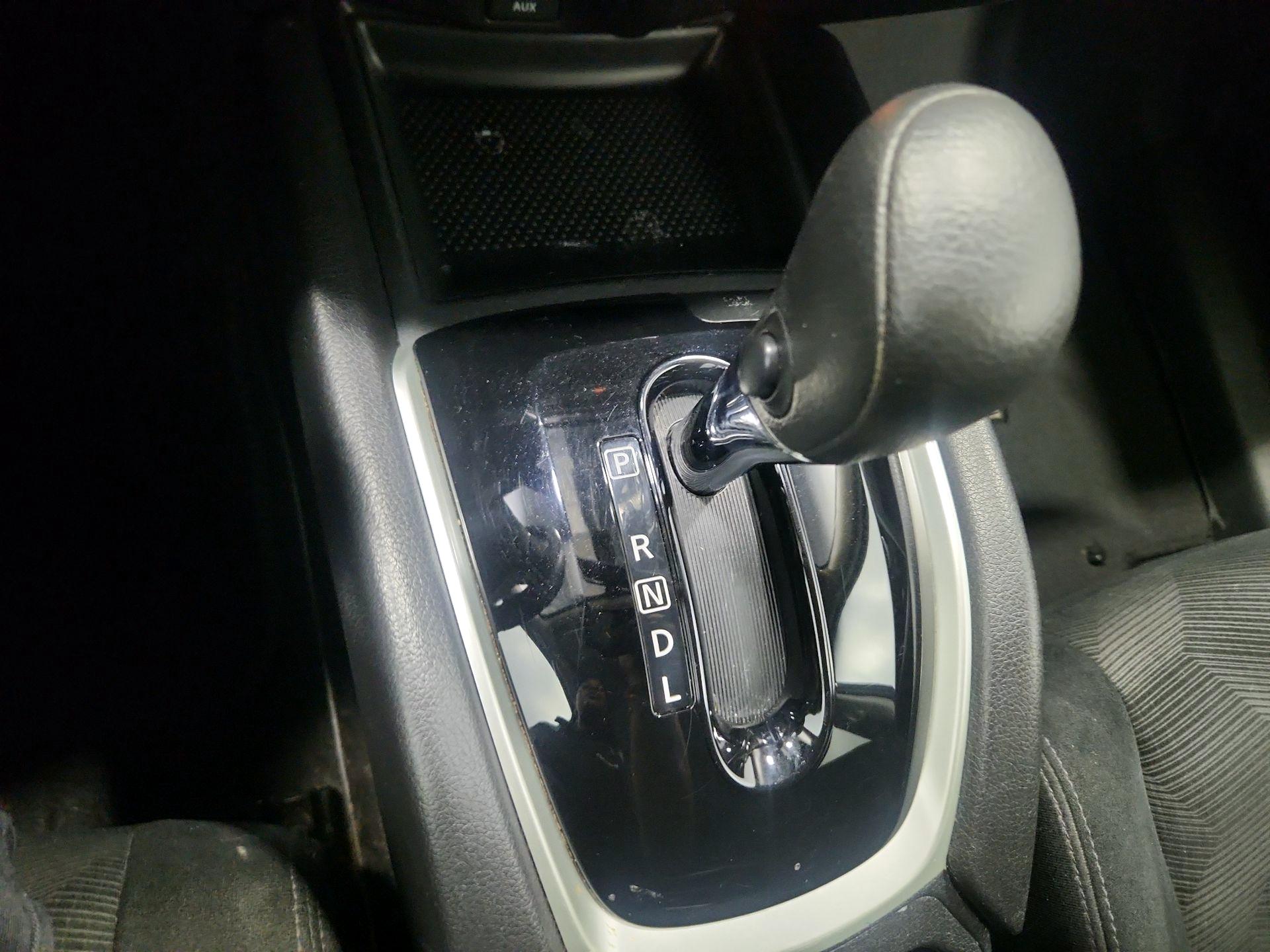 Thumbnail: 2015 Nissan Rogue - 17
