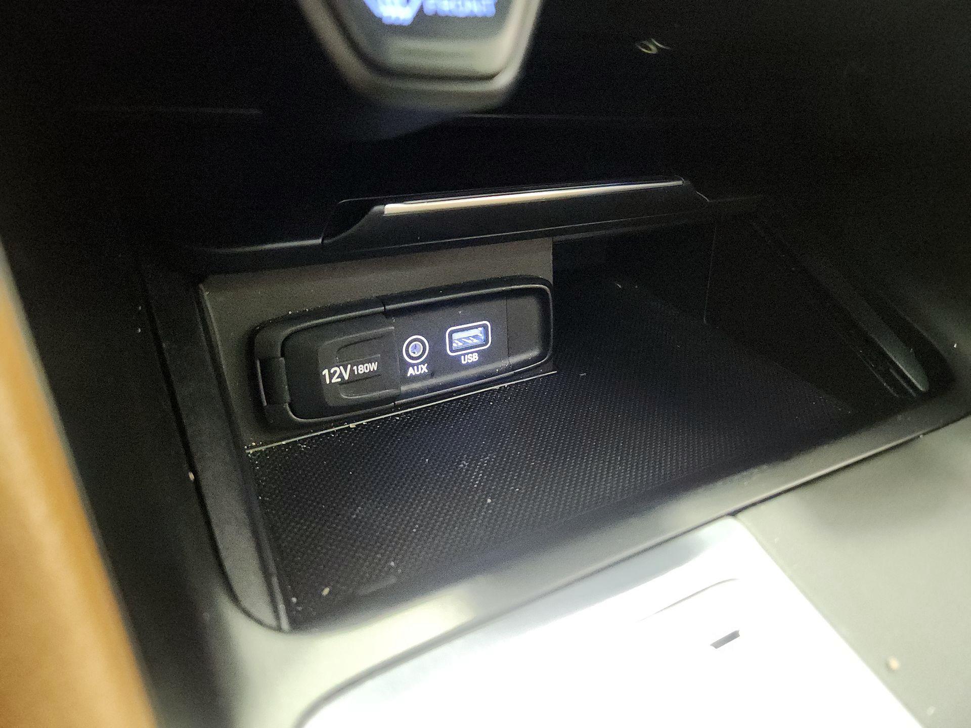 Thumbnail: 2020 Genesis G70 - 19