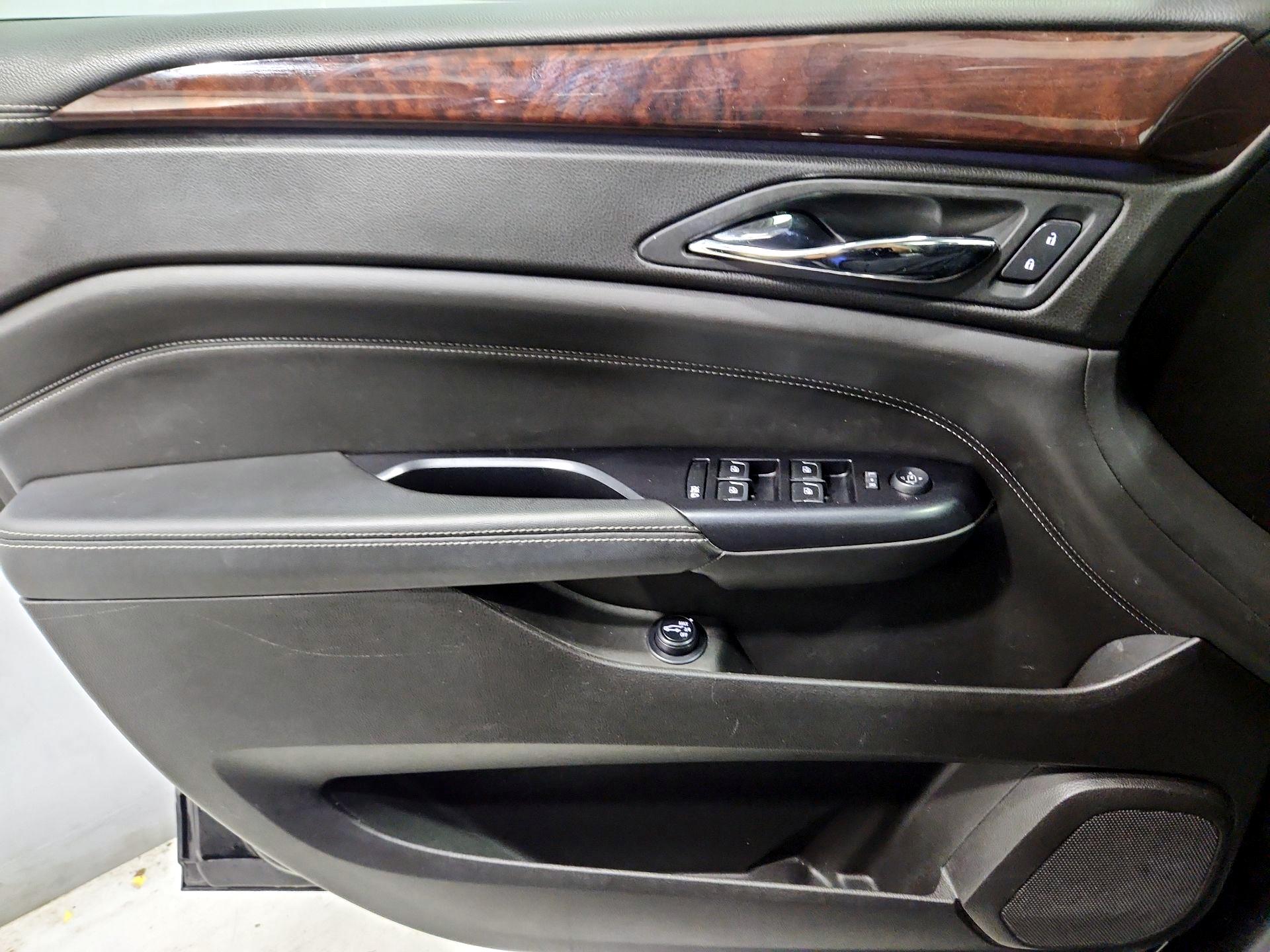 Thumbnail: 2015 Cadillac SRX - 12