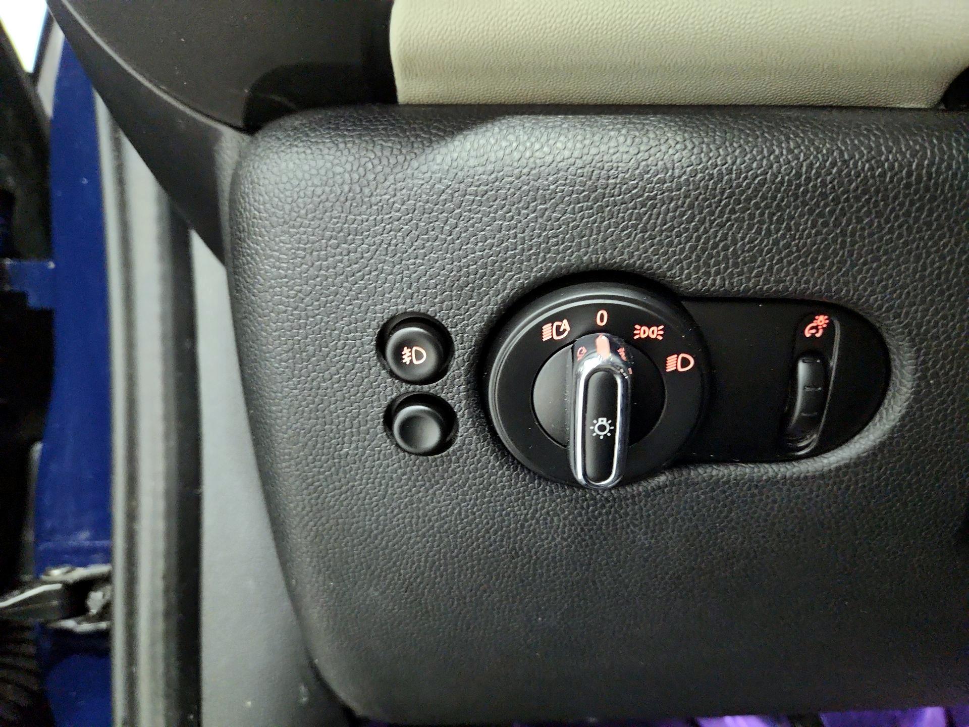 Thumbnail: 2019 MINI Cooper Hardtop - 13