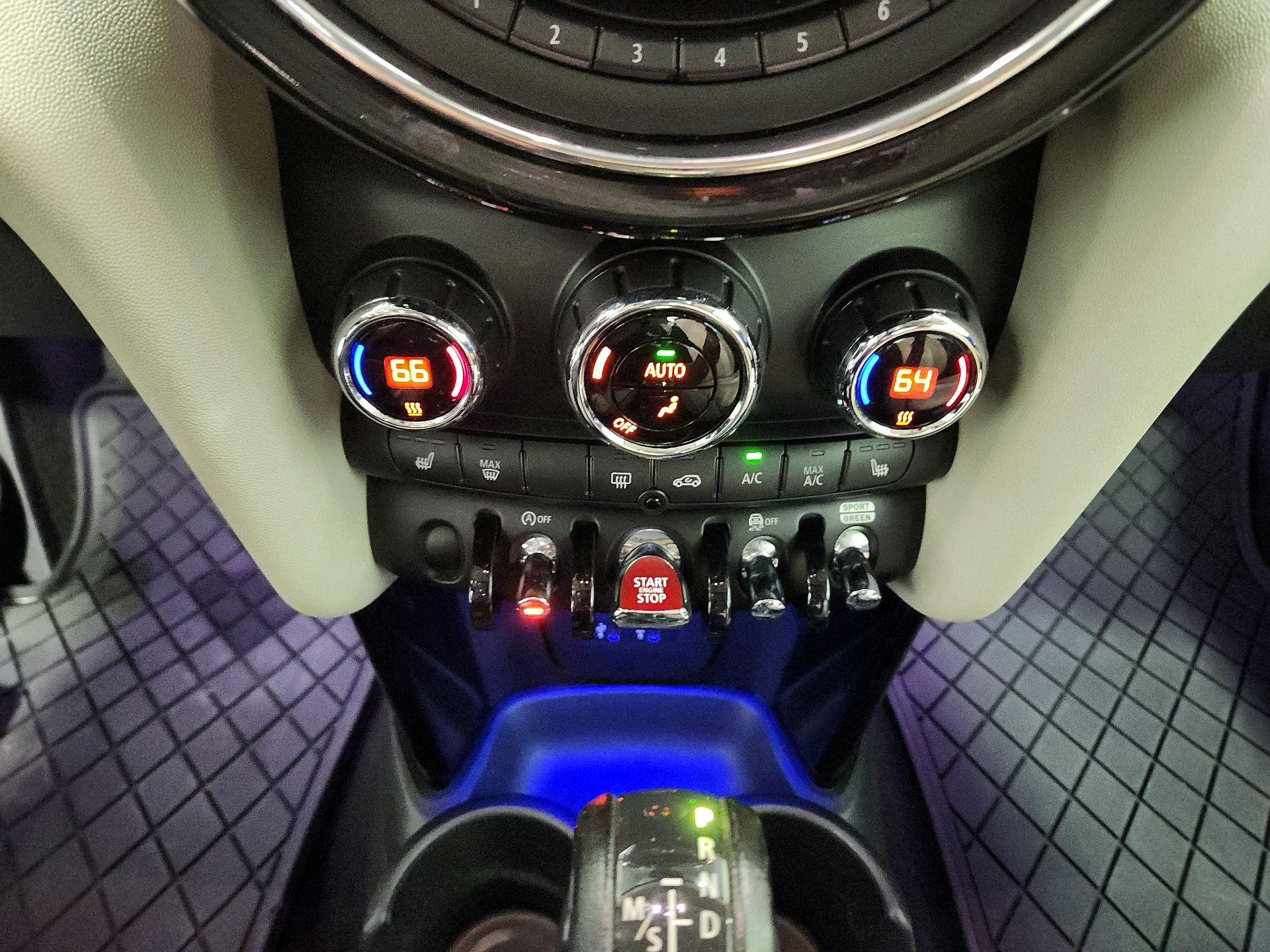 Thumbnail: 2019 MINI Cooper Hardtop - 16