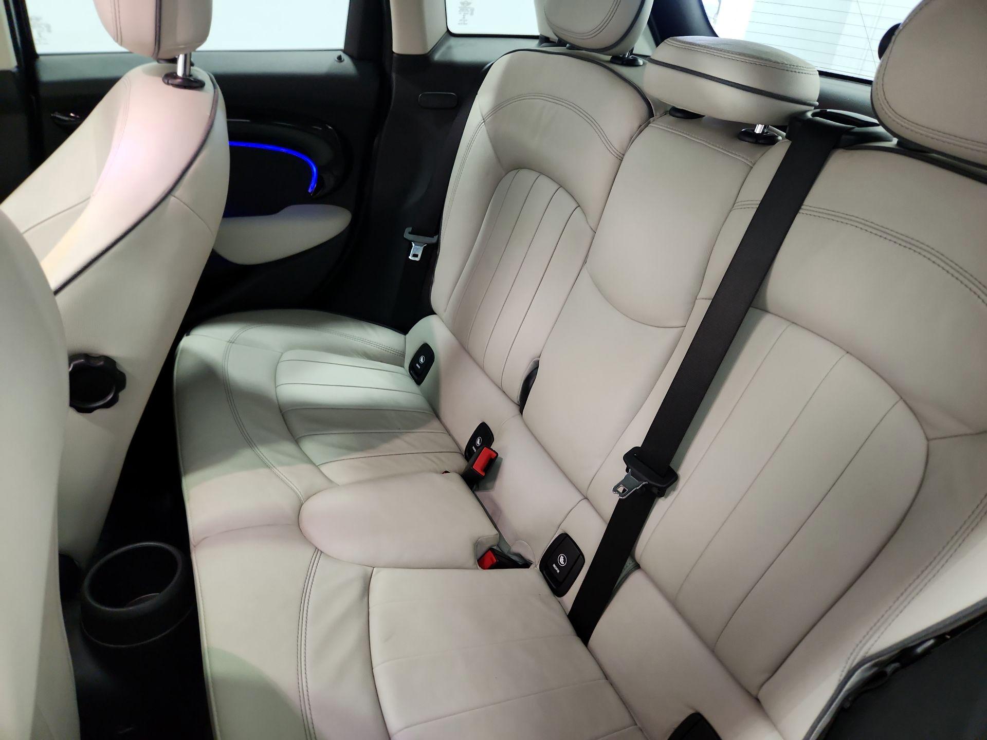 Thumbnail: 2019 MINI Cooper Hardtop - 20