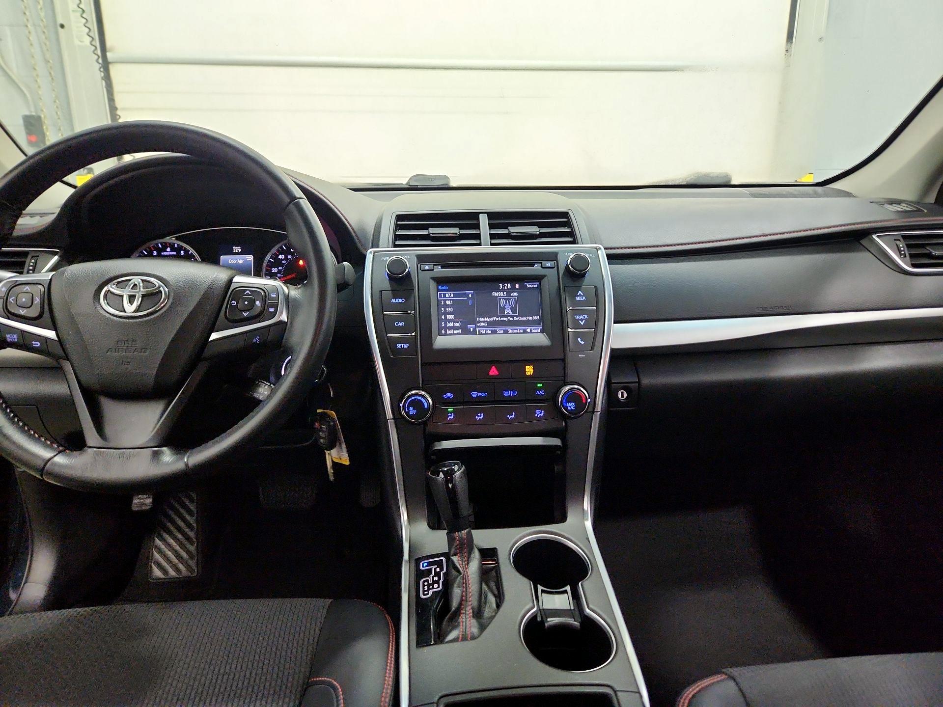 Thumbnail: 2016 Toyota Camry - 9