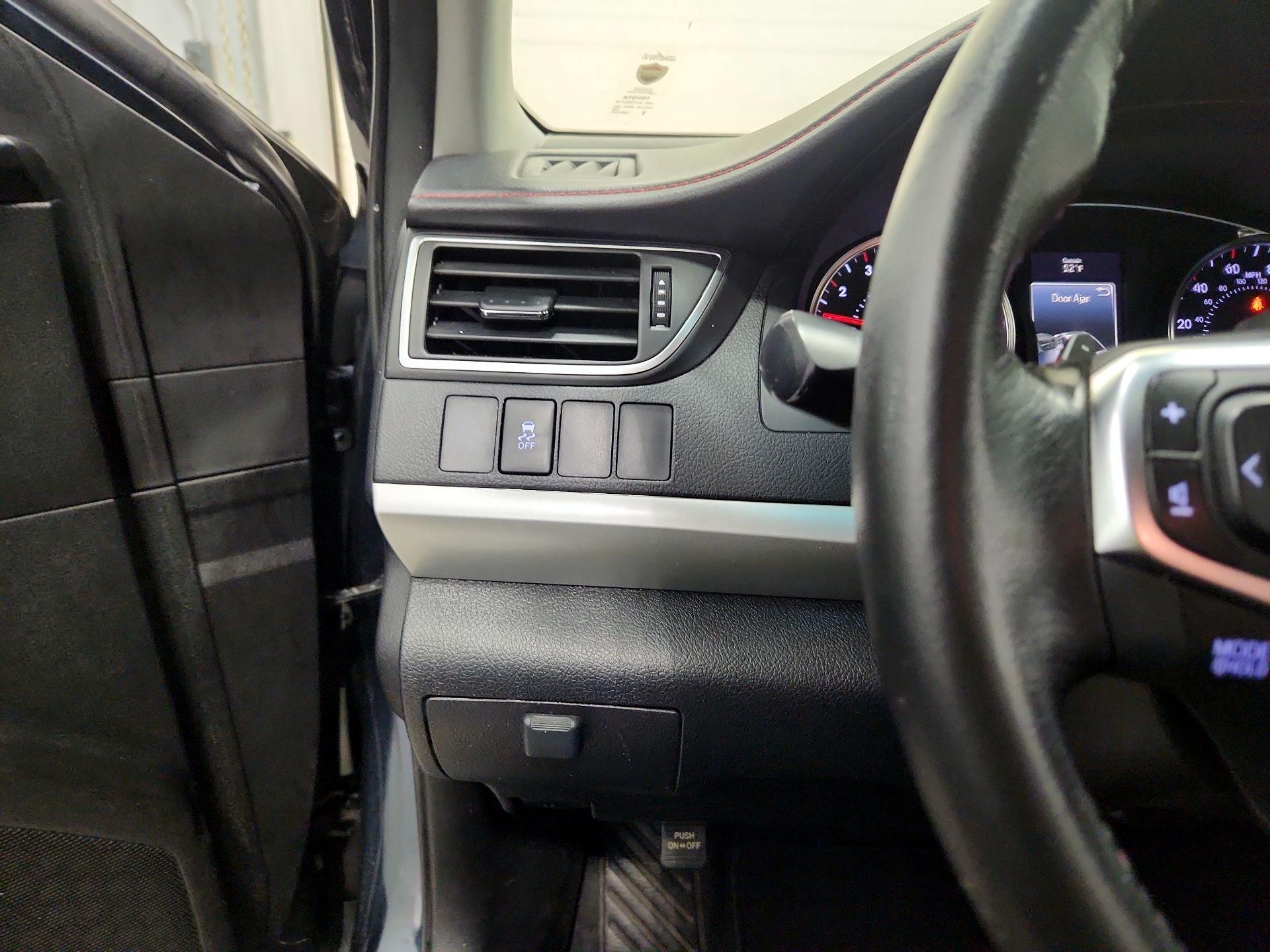 Thumbnail: 2016 Toyota Camry - 13