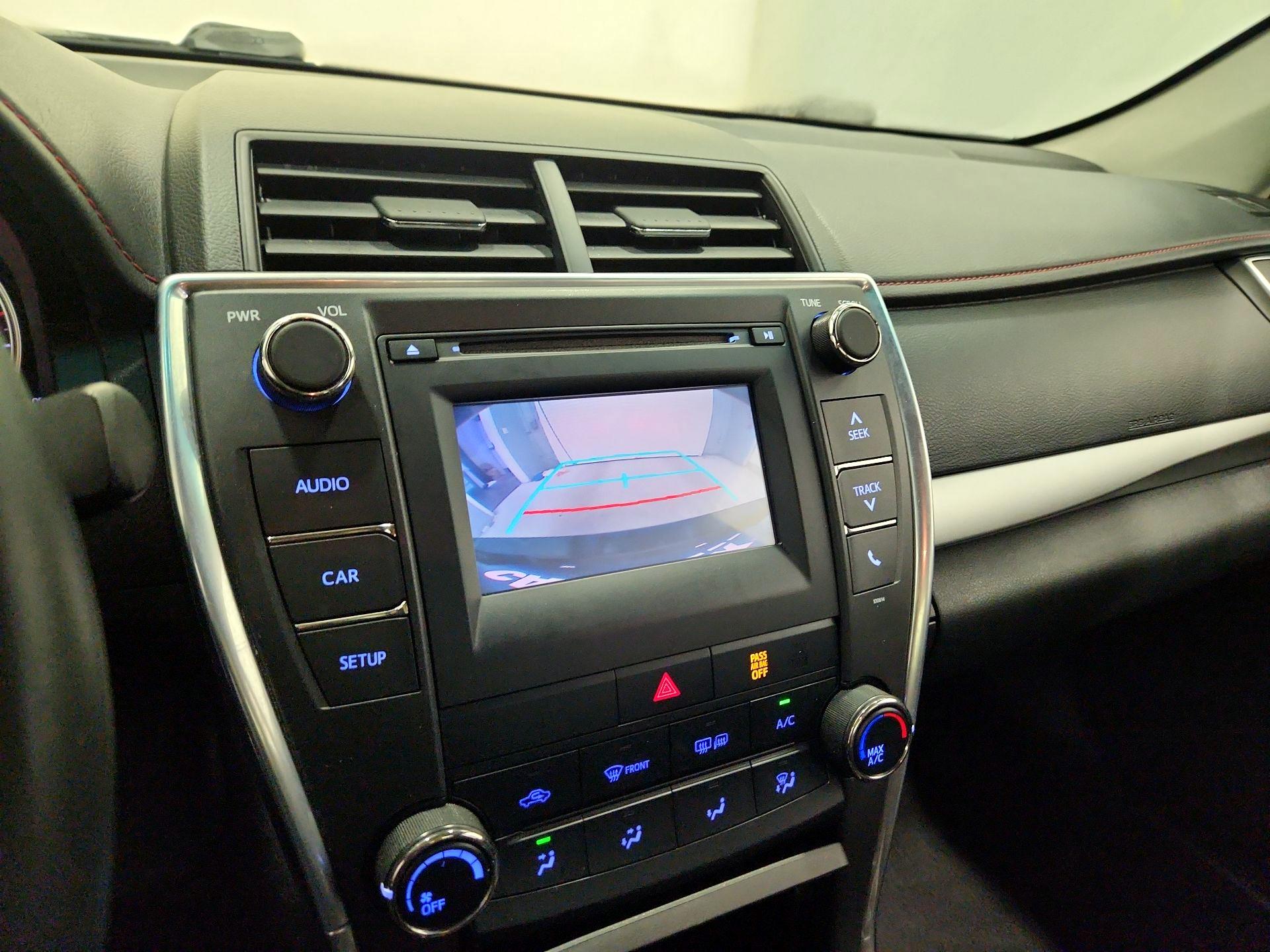 Thumbnail: 2016 Toyota Camry - 14