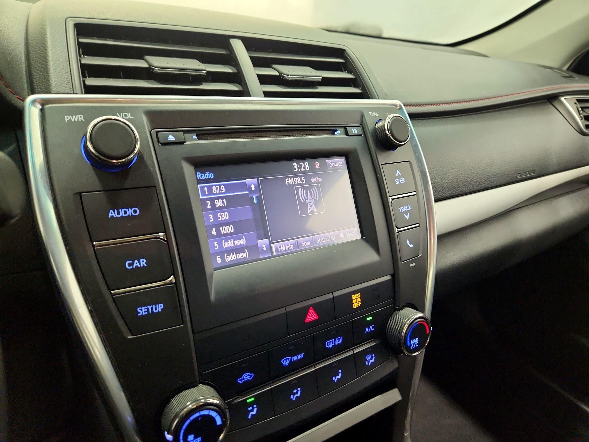 Thumbnail: 2016 Toyota Camry - 15