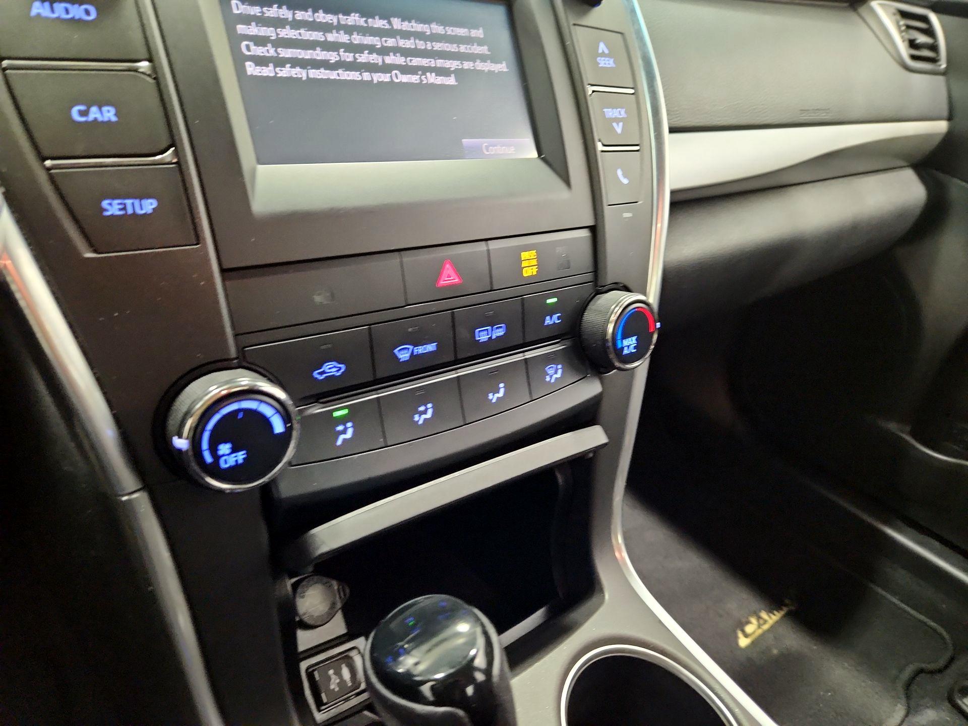 Thumbnail: 2016 Toyota Camry - 16