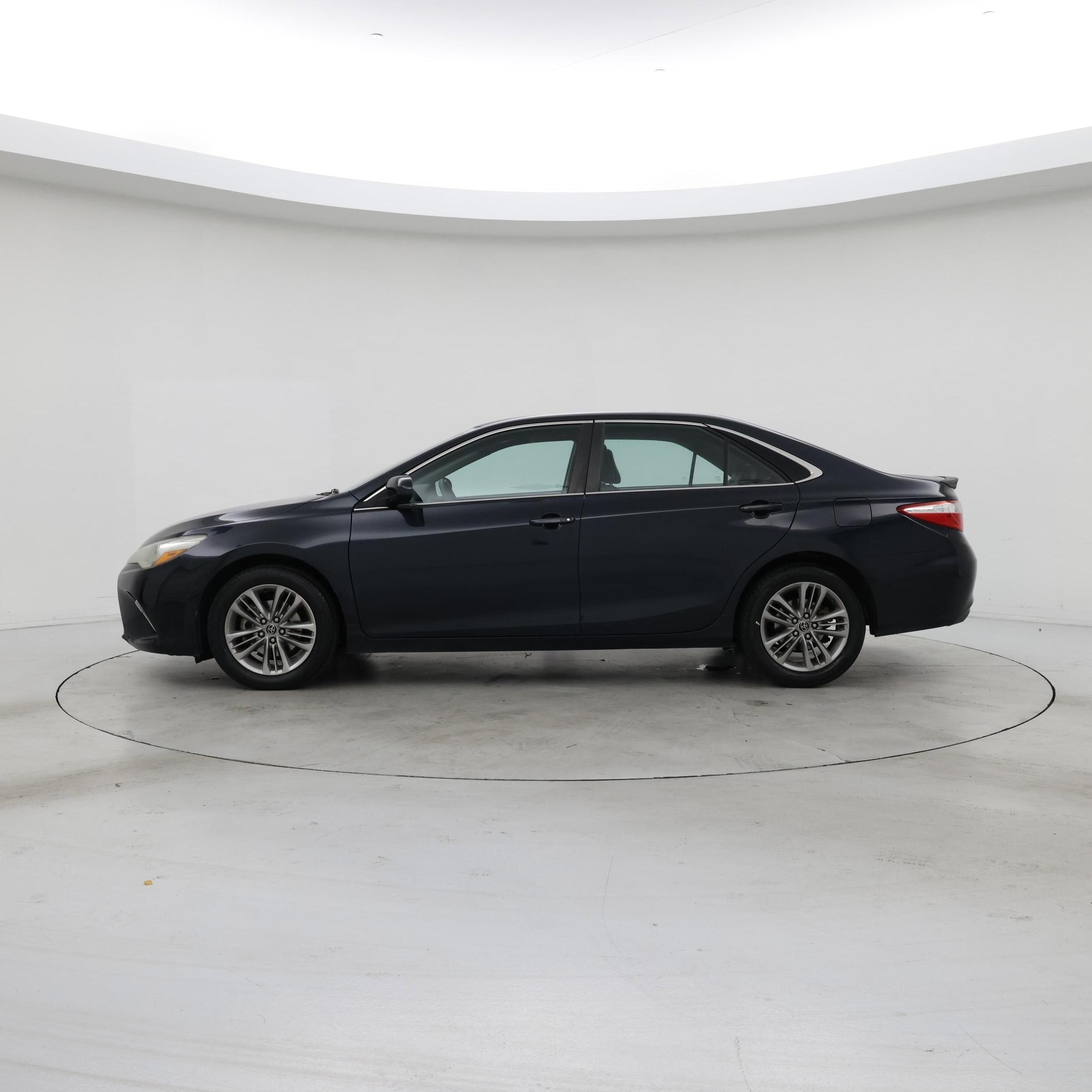 Thumbnail: 2016 Toyota Camry - 3