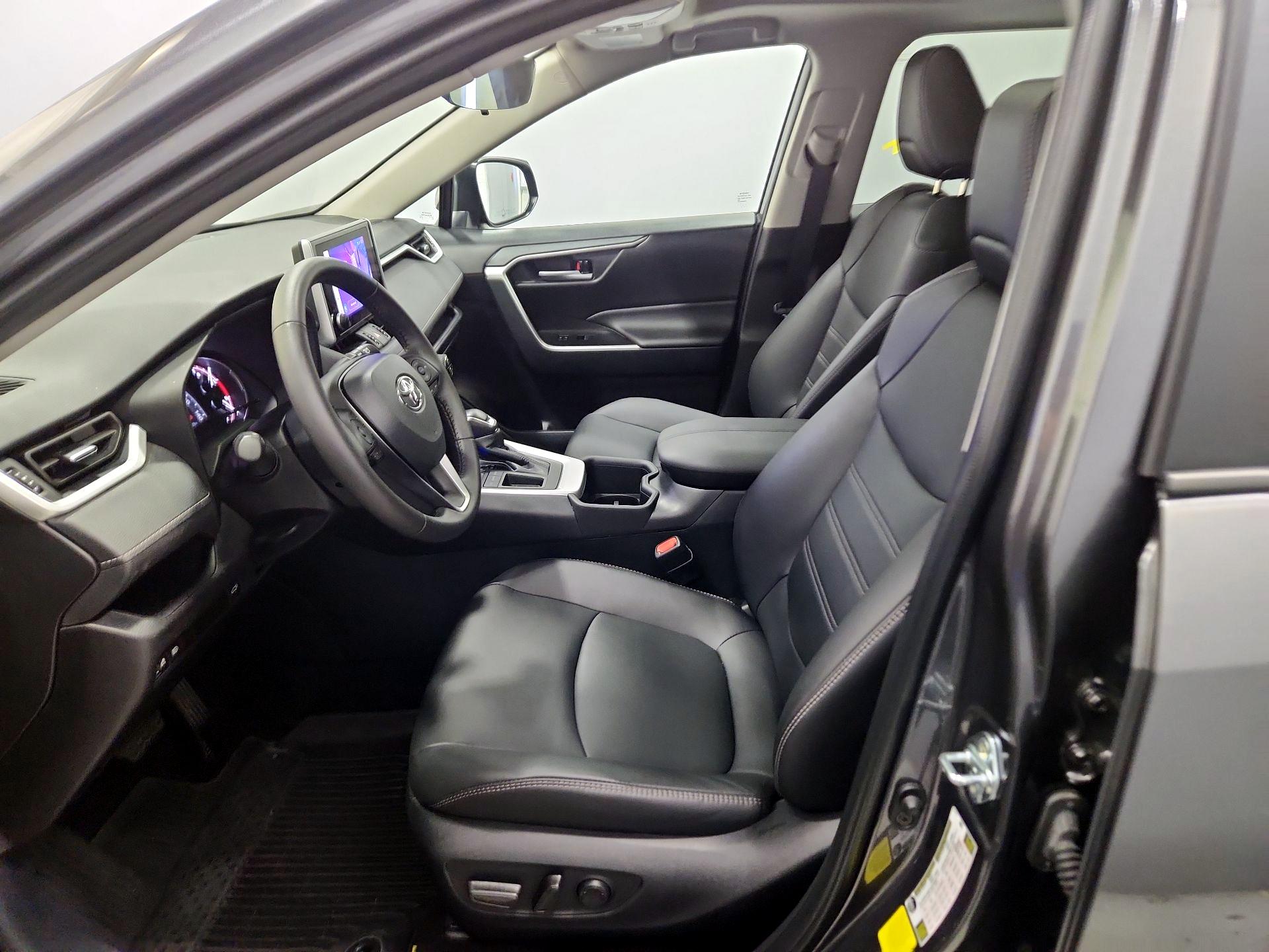 Thumbnail: 2025 Toyota RAV4 - 11