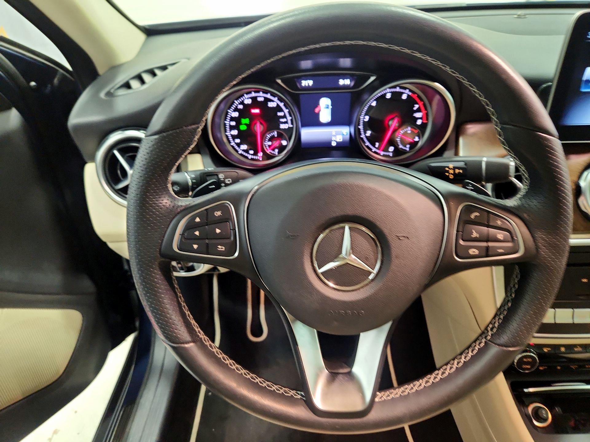 Thumbnail: 2020 Mercedes-Benz GLA - 10