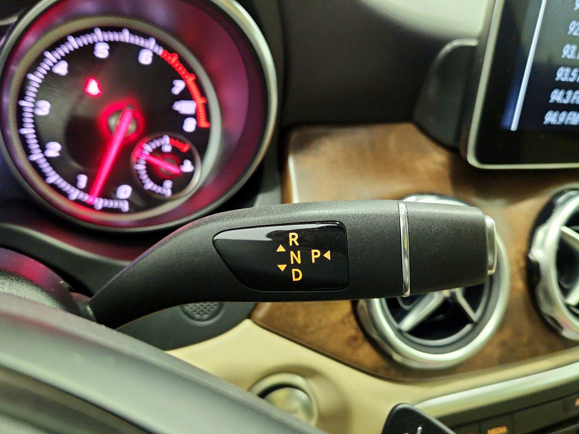 Thumbnail: 2020 Mercedes-Benz GLA - 17