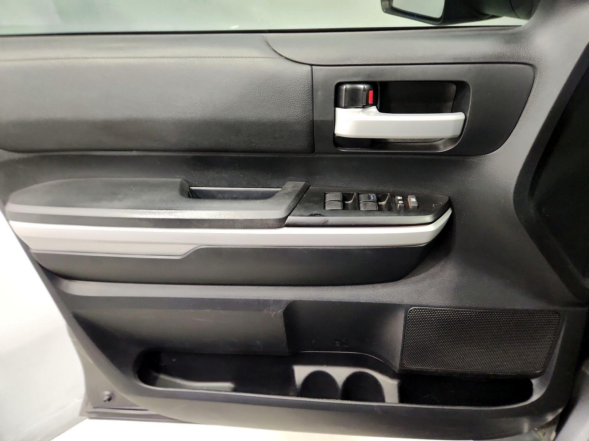 Thumbnail: 2018 Toyota Tundra - 12