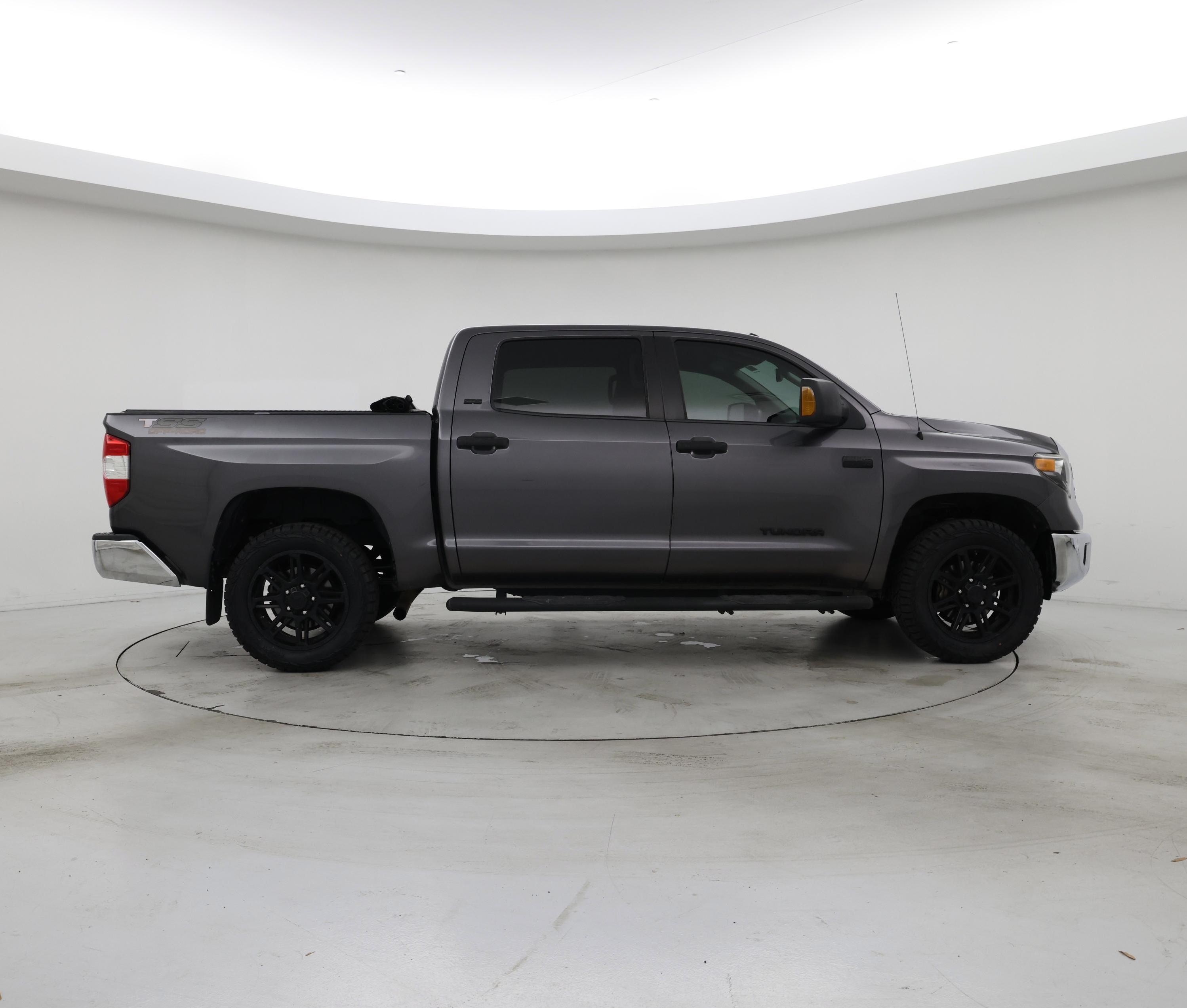 Thumbnail: 2018 Toyota Tundra - 7