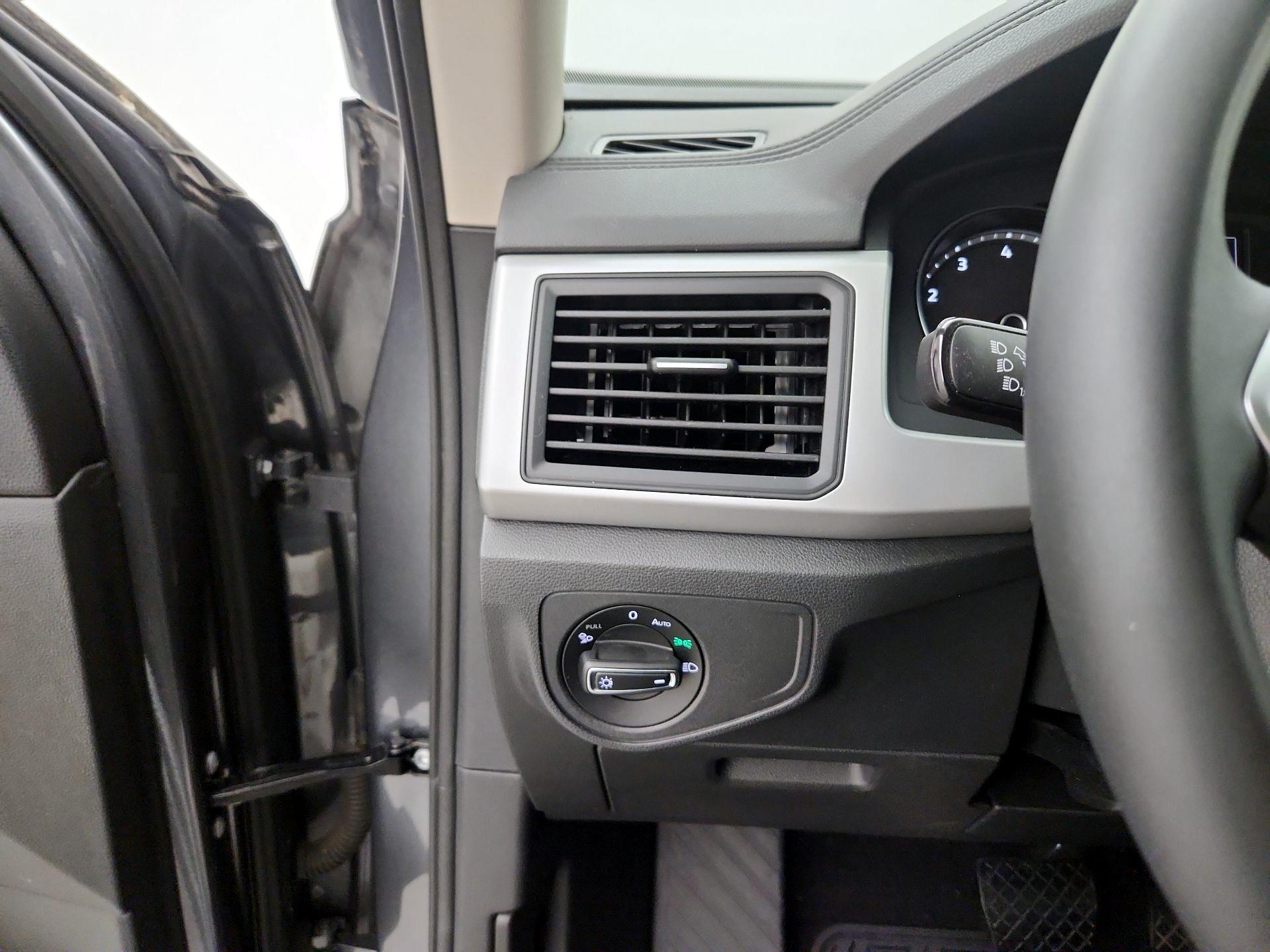 Thumbnail: 2021 Volkswagen Atlas - 13