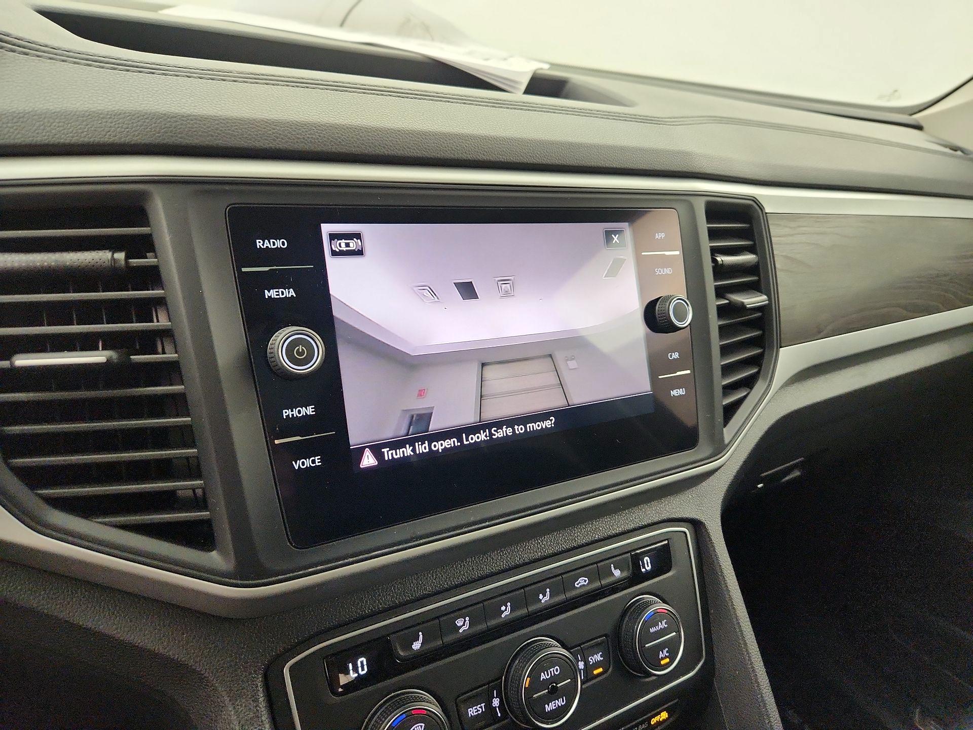 Thumbnail: 2021 Volkswagen Atlas - 14