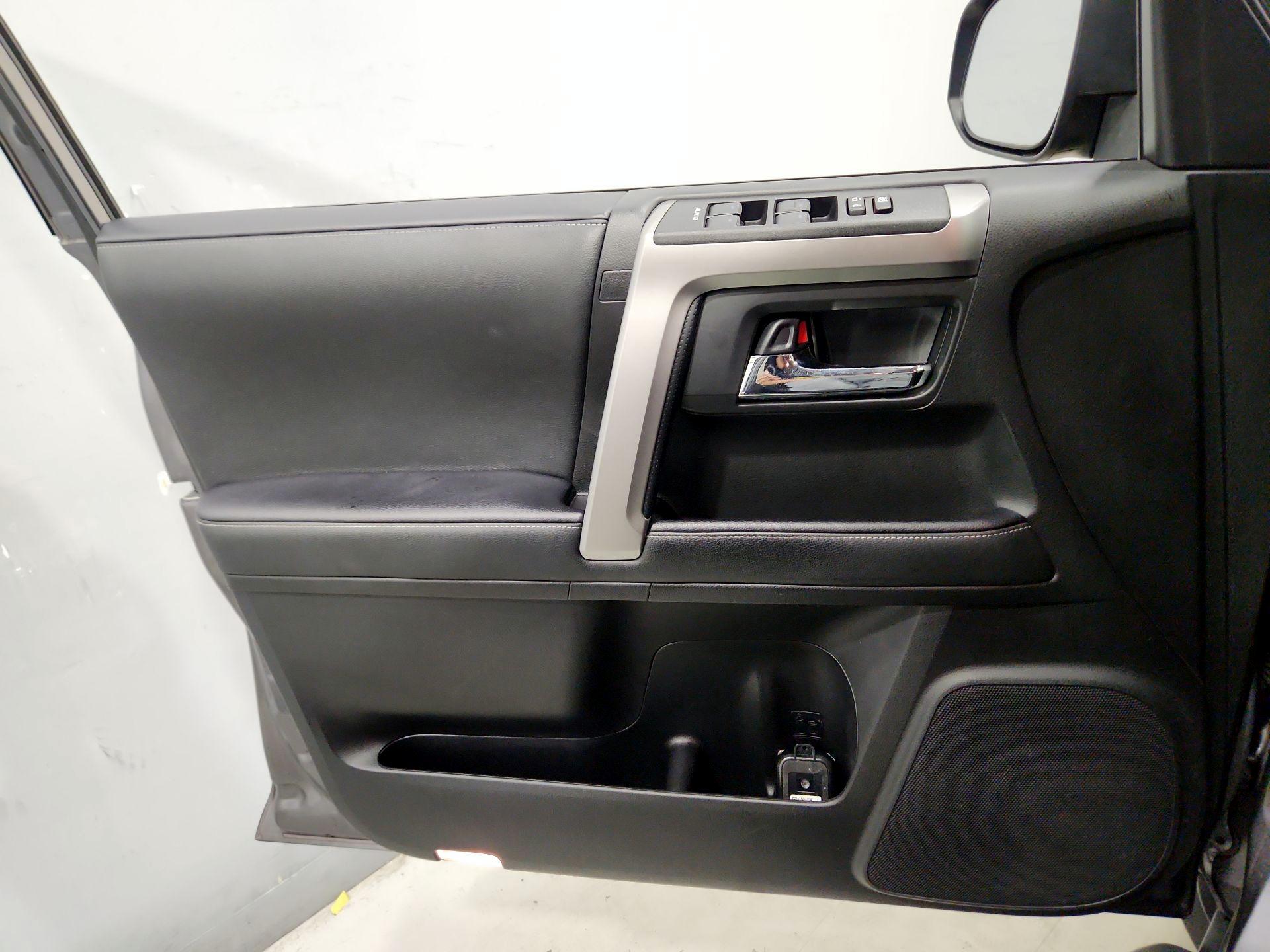 Thumbnail: 2021 Toyota 4Runner - 12