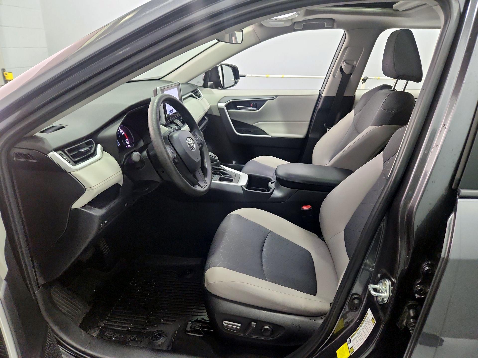 Thumbnail: 2023 Toyota RAV4 - 11