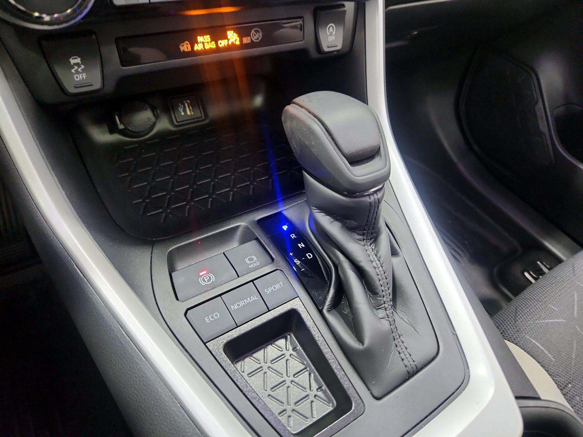 Thumbnail: 2023 Toyota RAV4 - 18