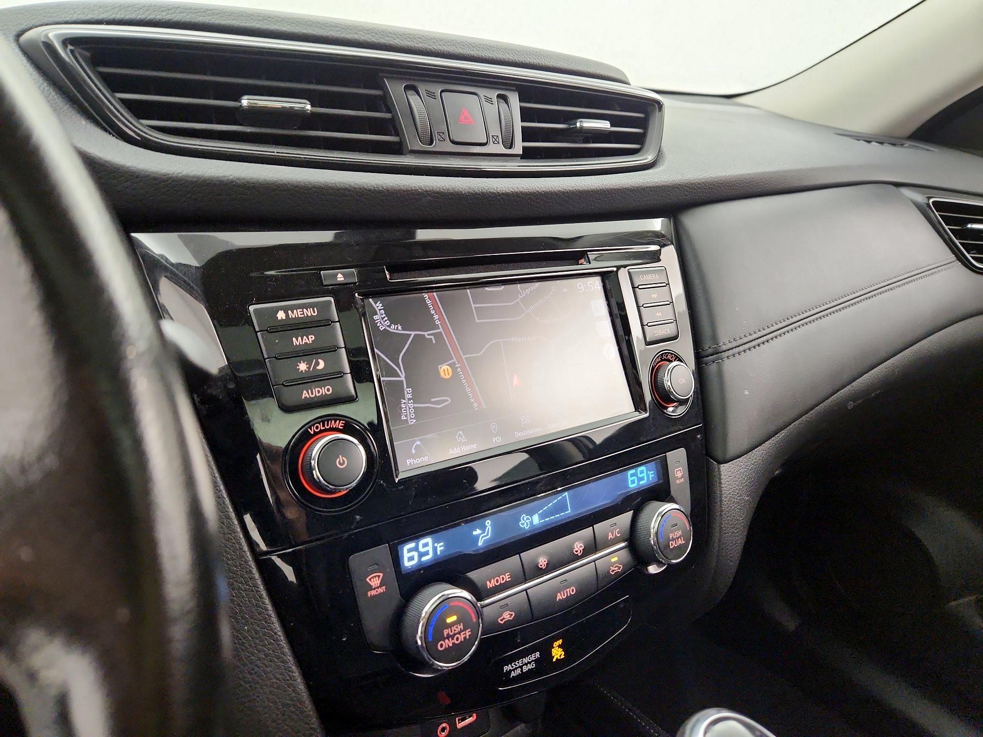 Thumbnail: 2018 Nissan Rogue - 14