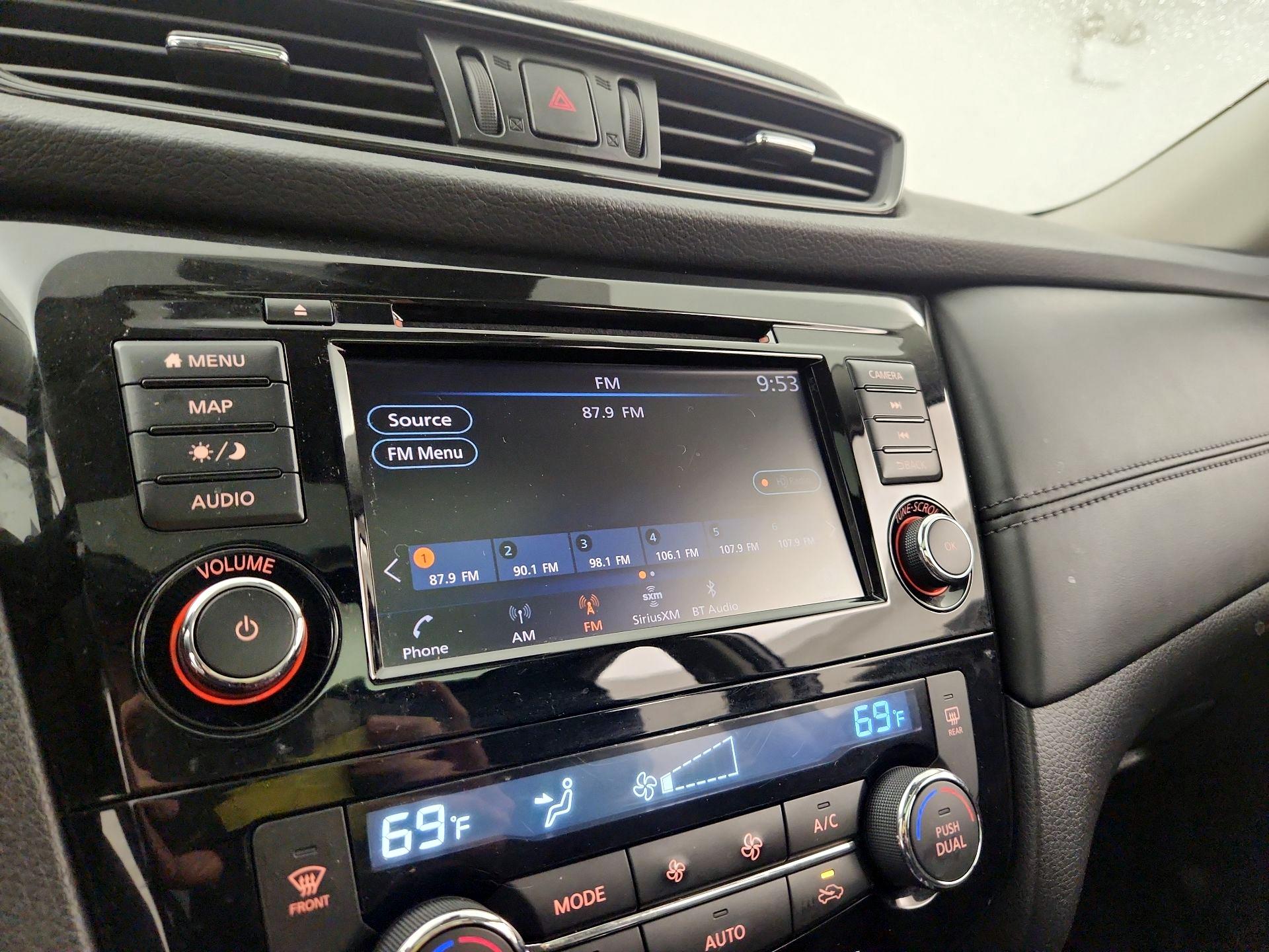 Thumbnail: 2018 Nissan Rogue - 16