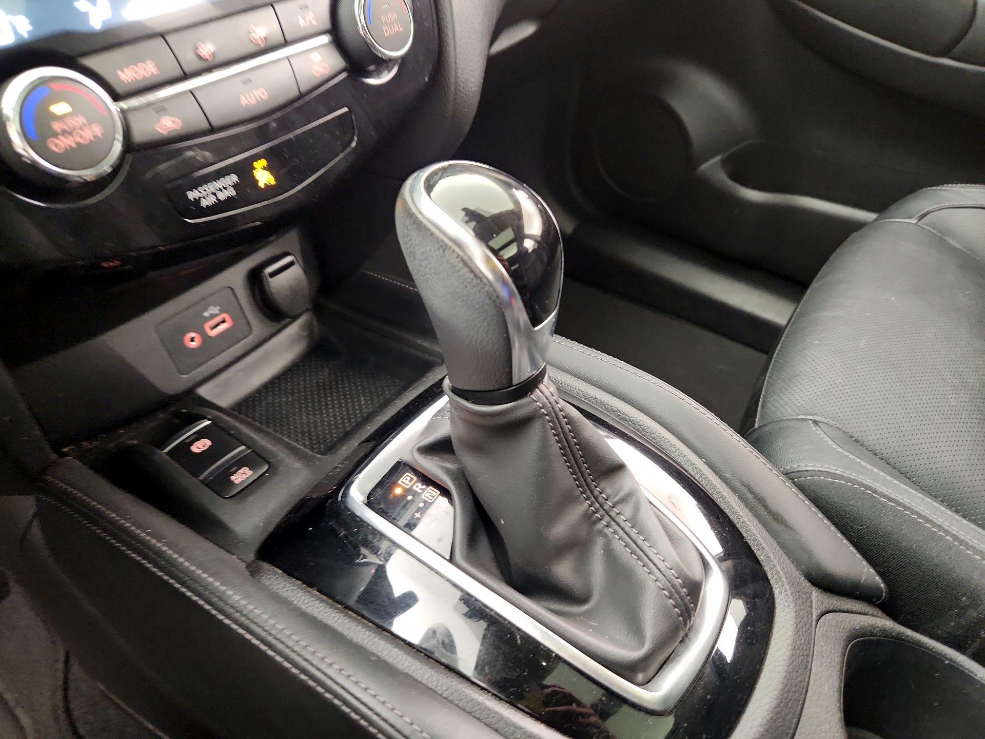 Thumbnail: 2018 Nissan Rogue - 18