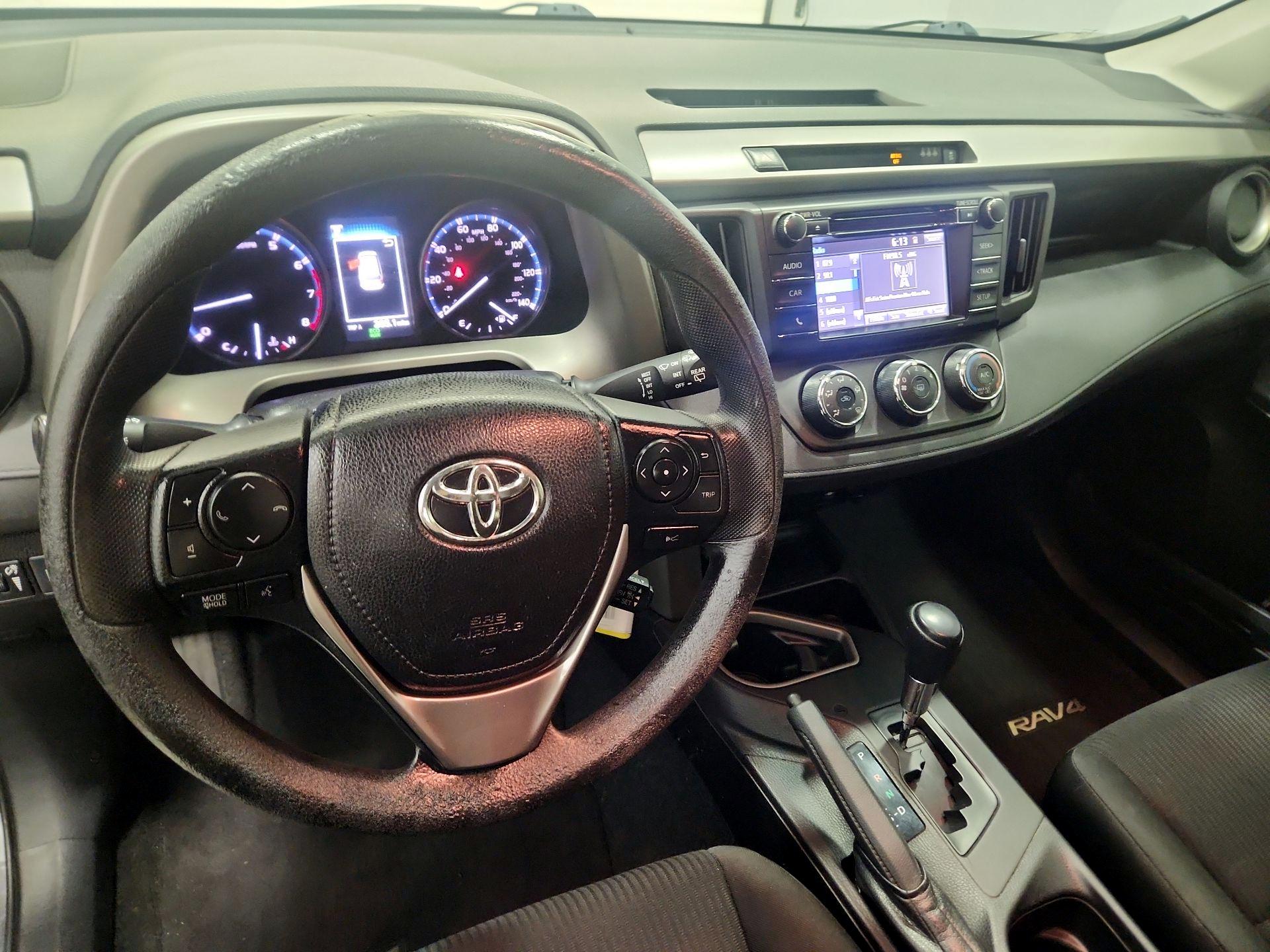 Thumbnail: 2017 Toyota RAV4 - 9