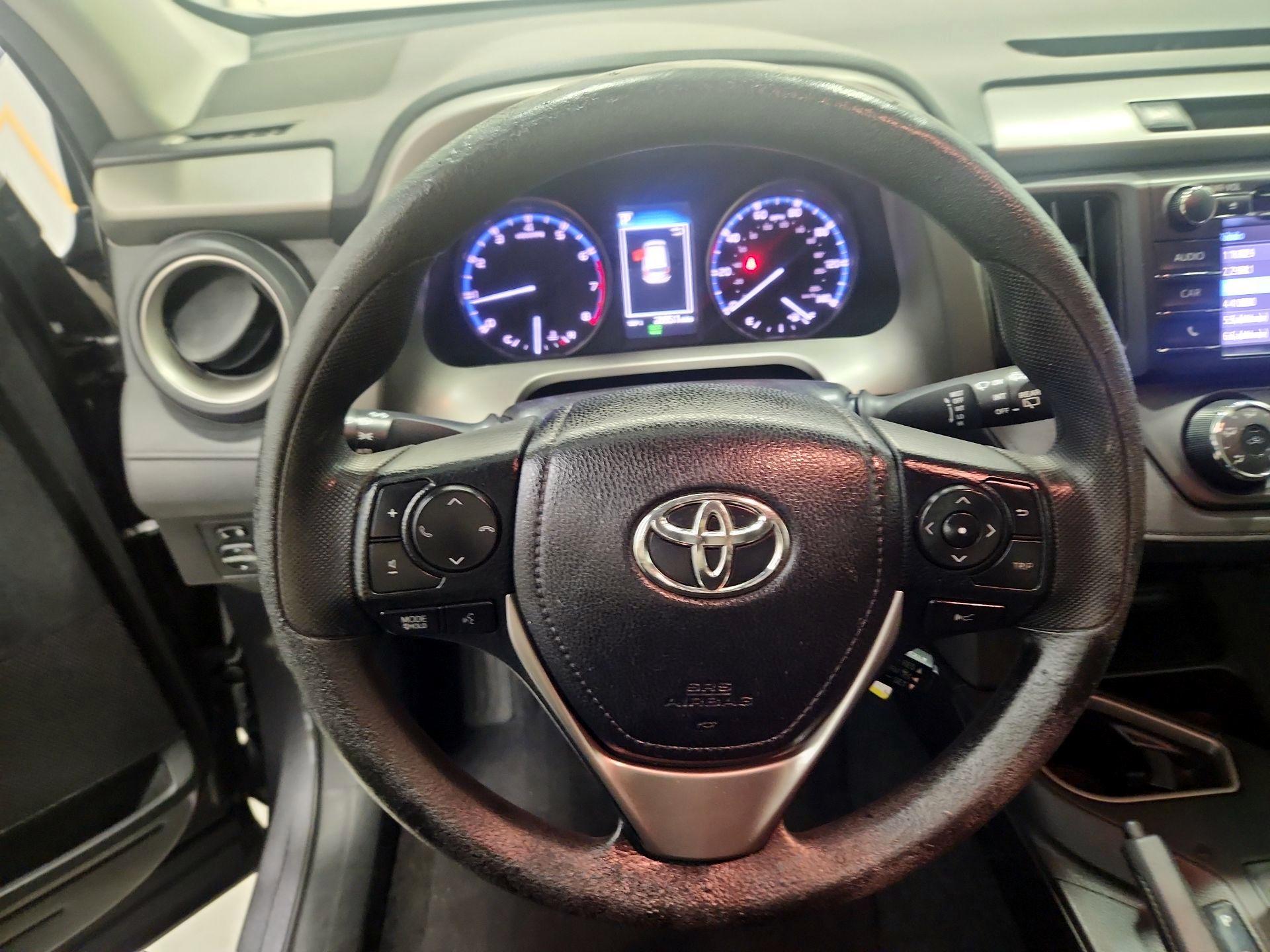 Thumbnail: 2017 Toyota RAV4 - 10