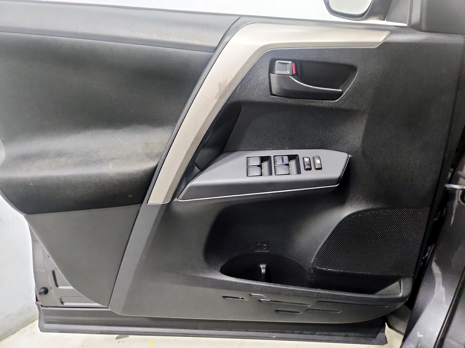 Thumbnail: 2017 Toyota RAV4 - 12