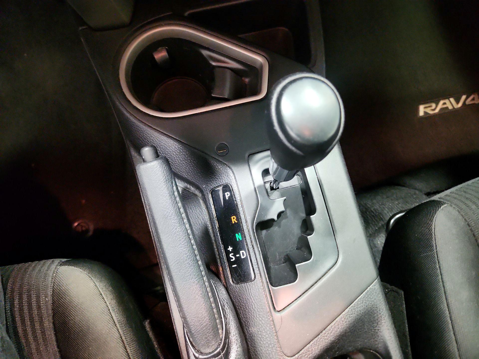 Thumbnail: 2017 Toyota RAV4 - 17