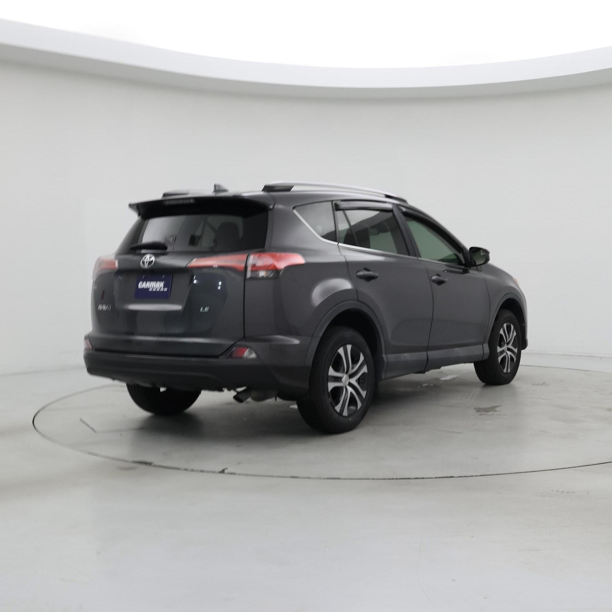 Thumbnail: 2017 Toyota RAV4 - 8