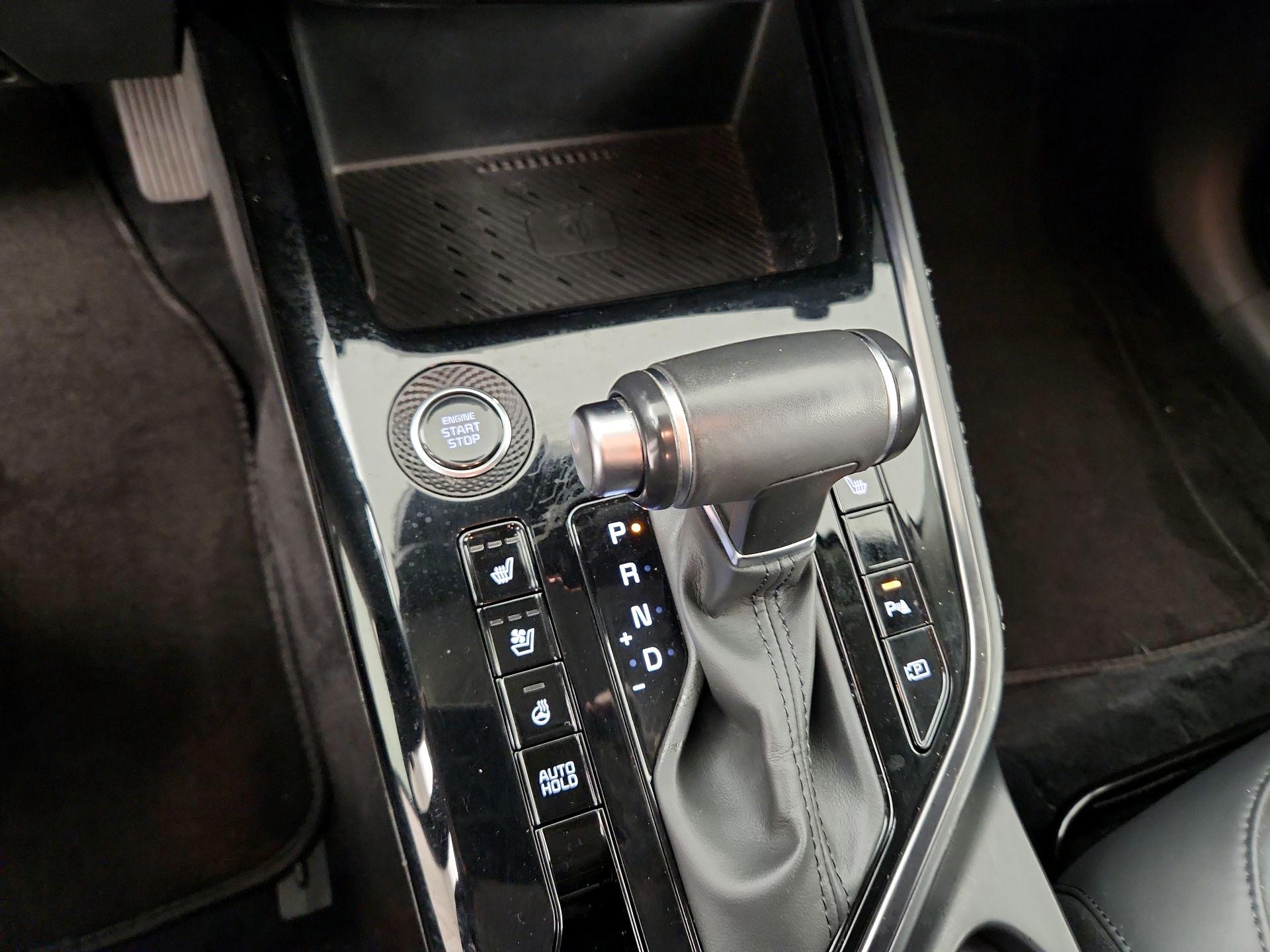 Thumbnail: 2023 Kia Niro - 15